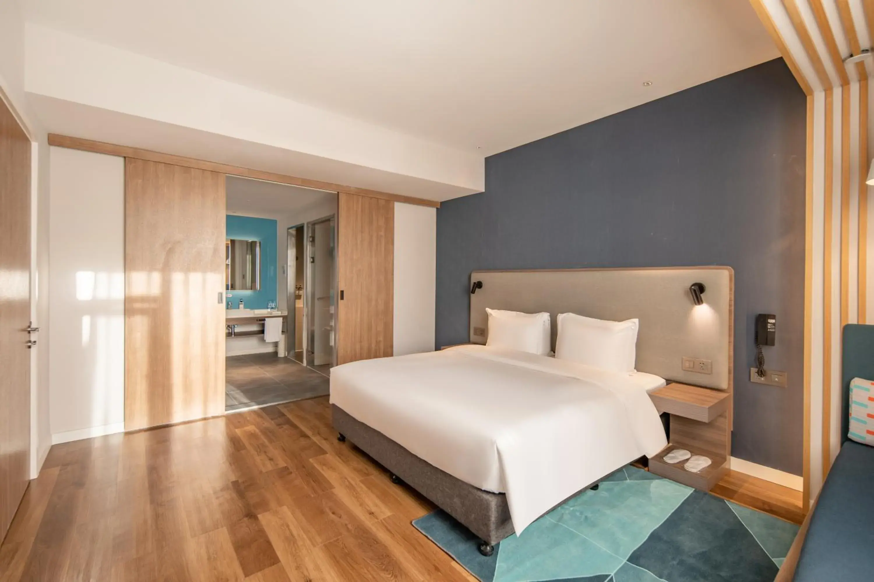 King Suite in Holiday Inn Express Shanghai Jiading New City by IHG King Suite in Holiday Inn Express Shanghai Jiading New City by IHG