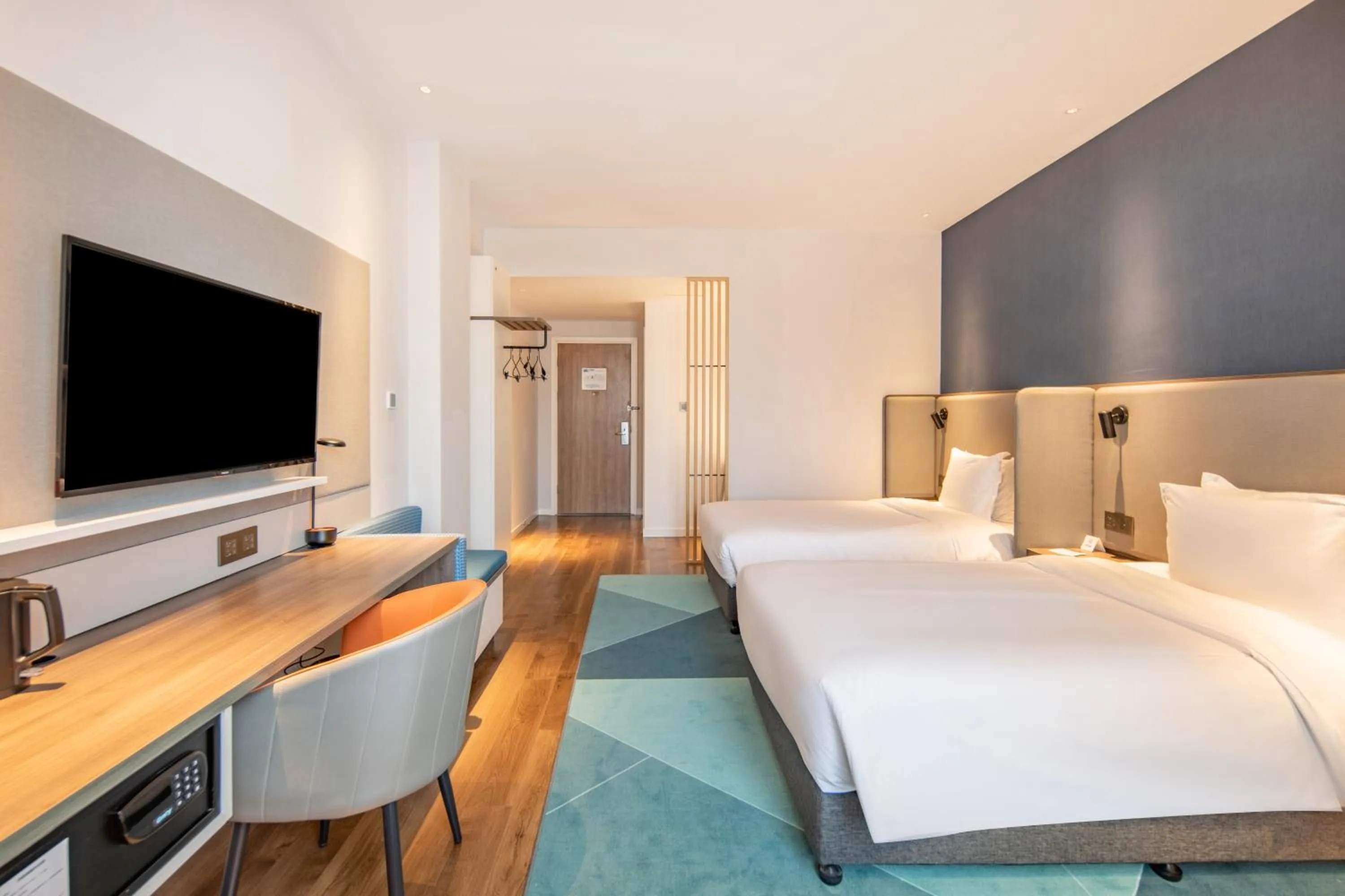 Bed in Holiday Inn Express Shanghai Jiading New City by IHG