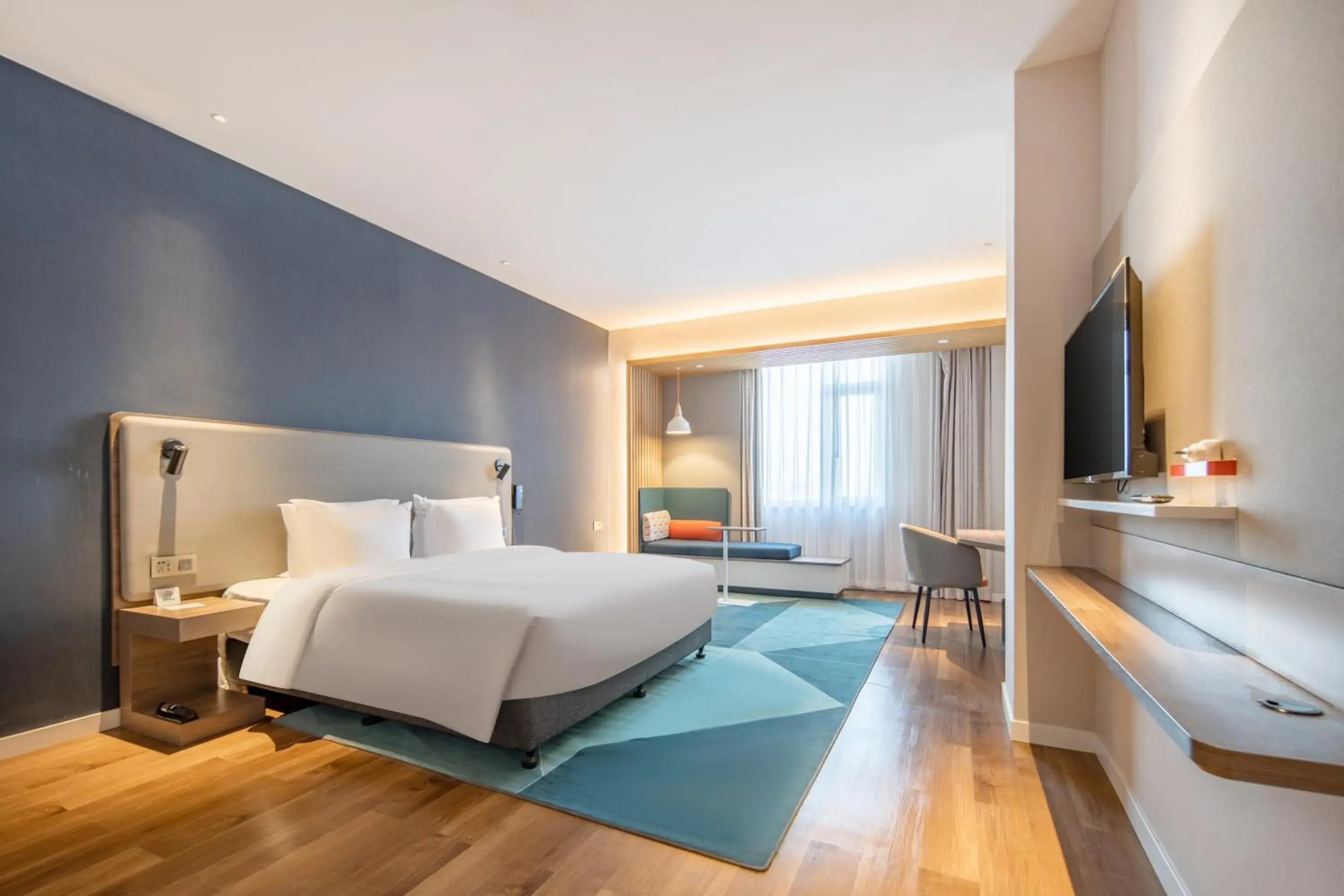 Standard King Room with Extra Floor Space in Holiday Inn Express Shanghai Jiading New City by IHG Standard King Room with Extra Floor Space in Holiday Inn Express Shanghai Jiading New City by IHG