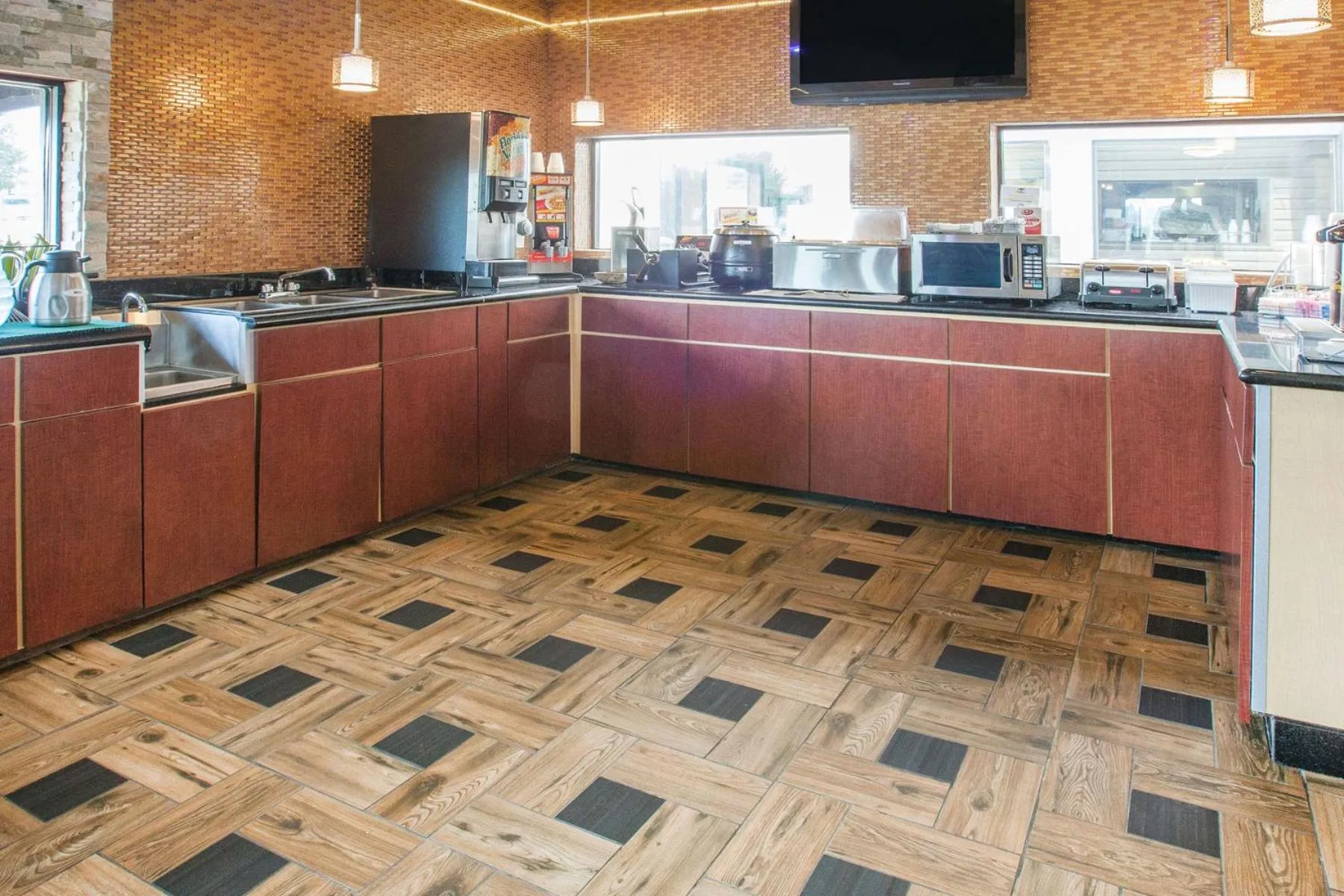 Restaurant/places to eat in Super 8 by Wyndham Van Buren/Ft. Smith Area