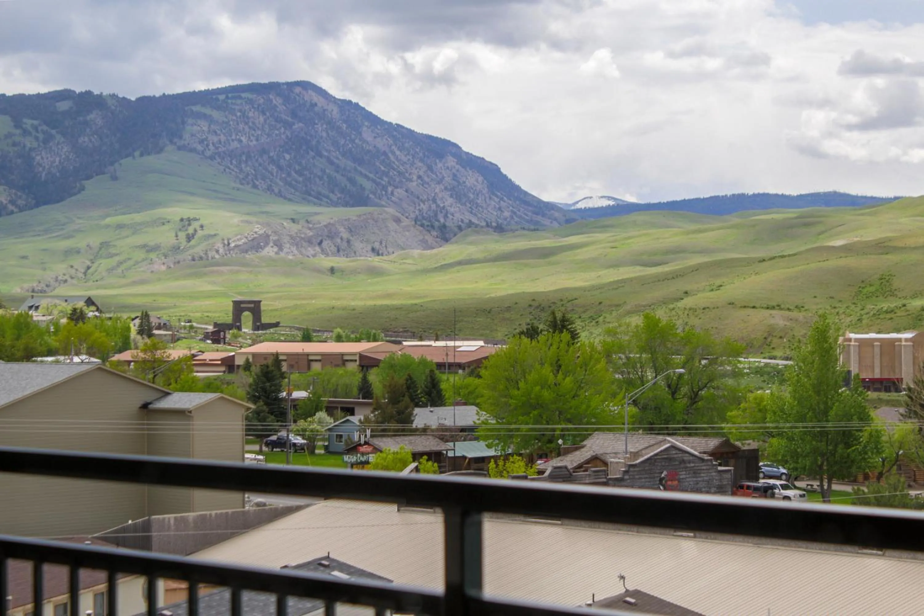 Landmark view in Travelodge by Wyndham Gardiner Yellowstone Park North Entr