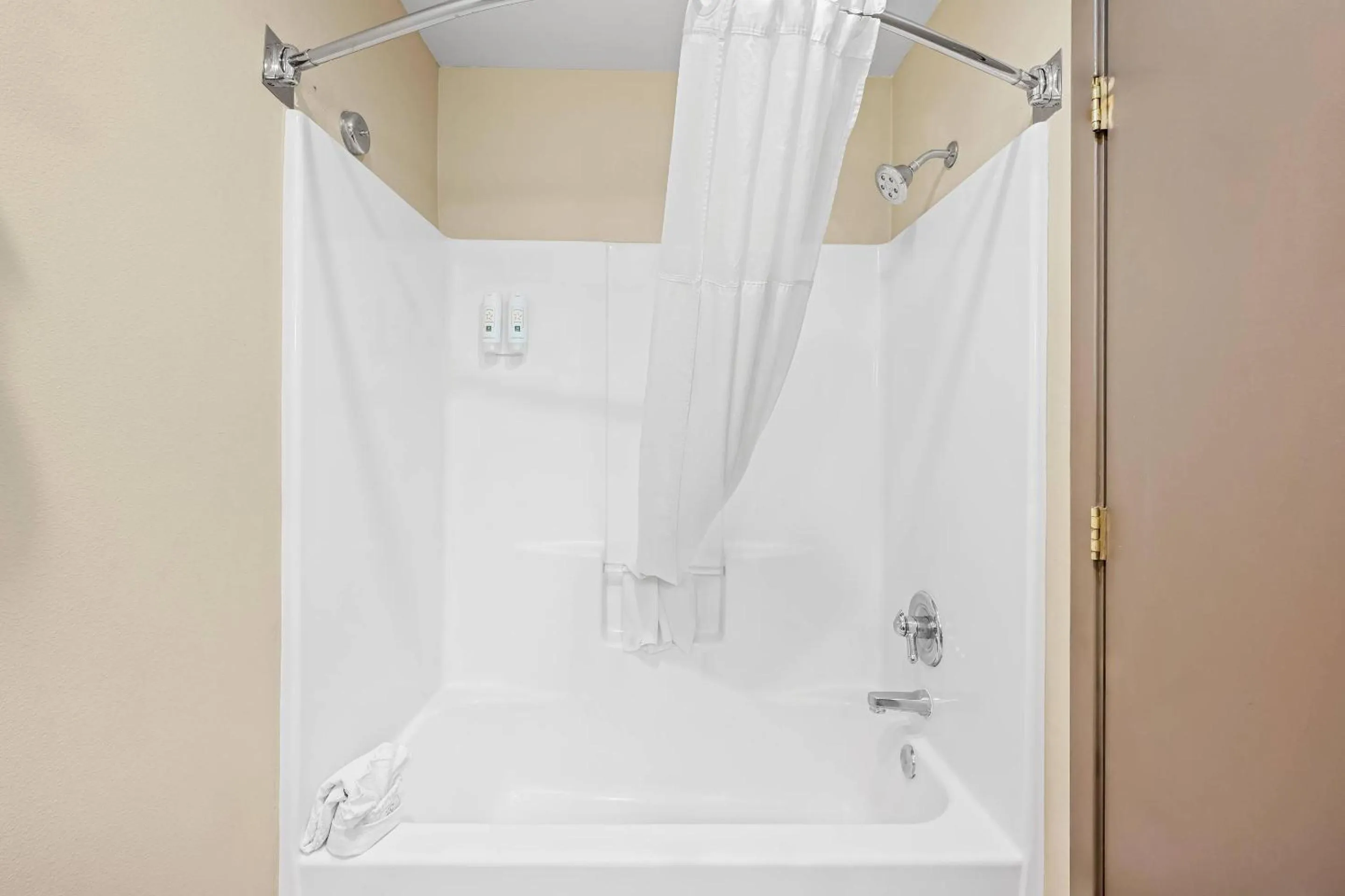 Bedroom in Quality Inn