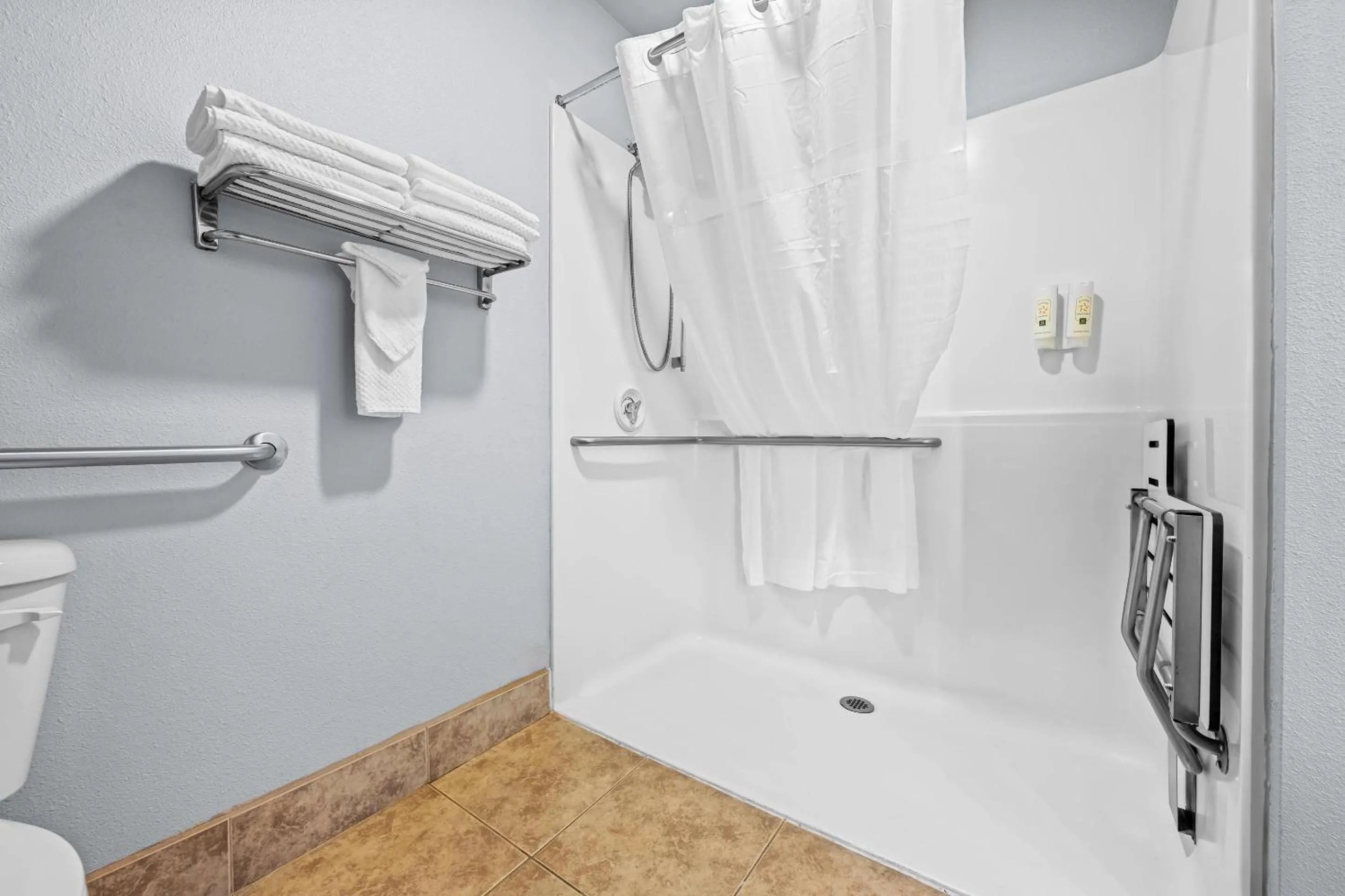 Bedroom in Quality Inn