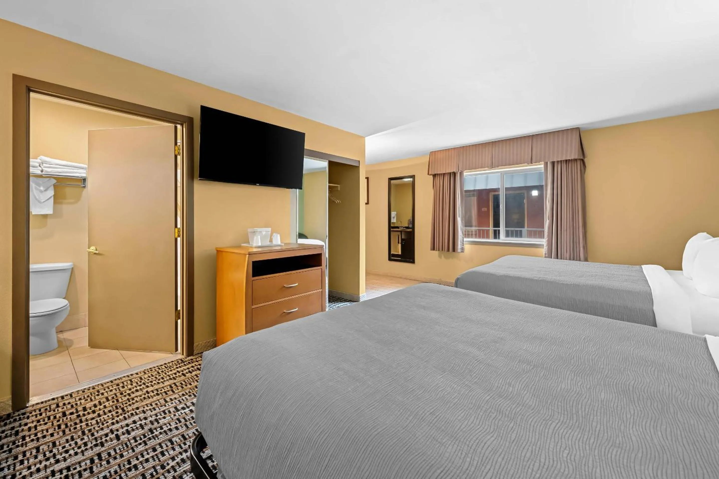 Bedroom, Bed in Quality Inn