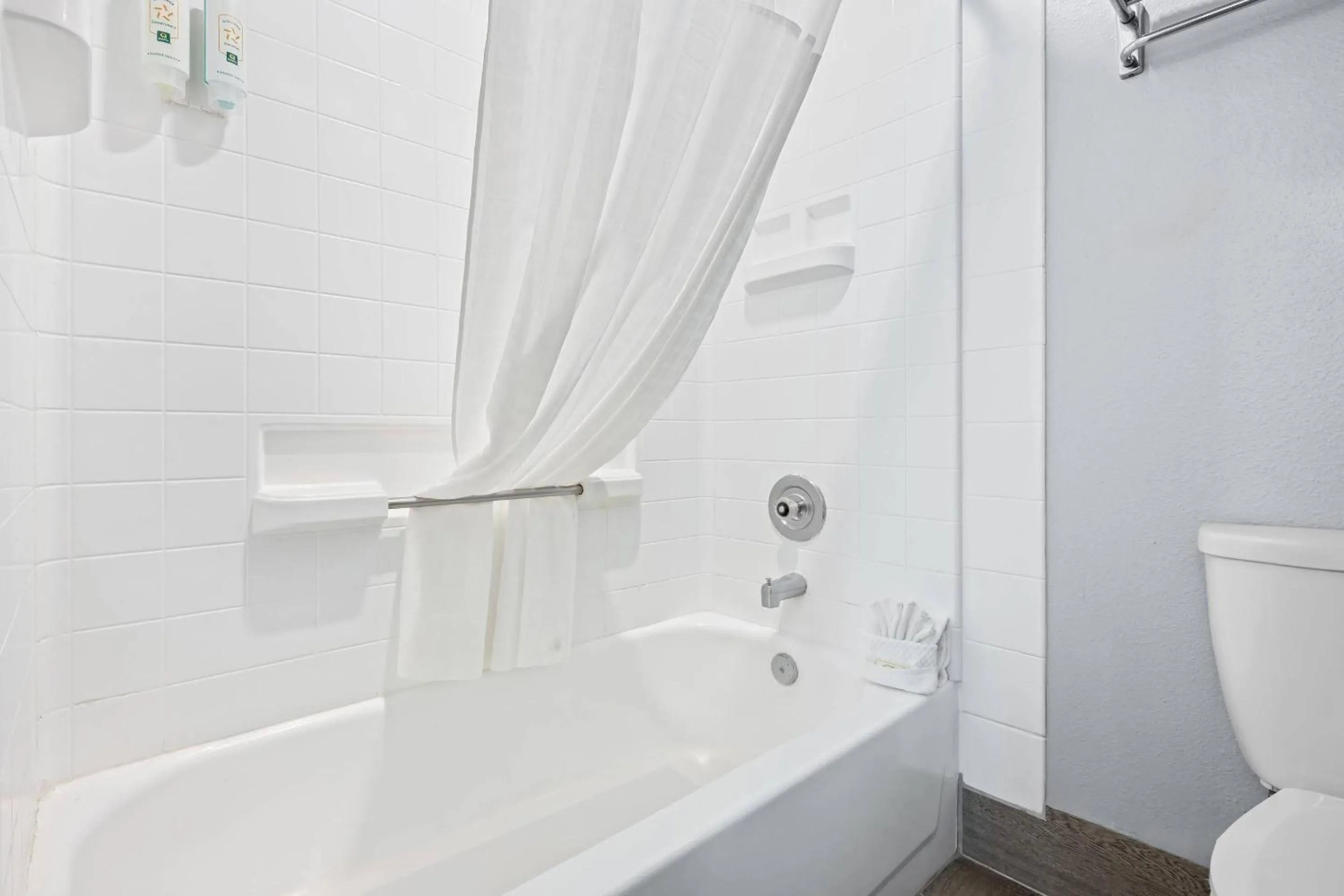 Bedroom in Quality Inn