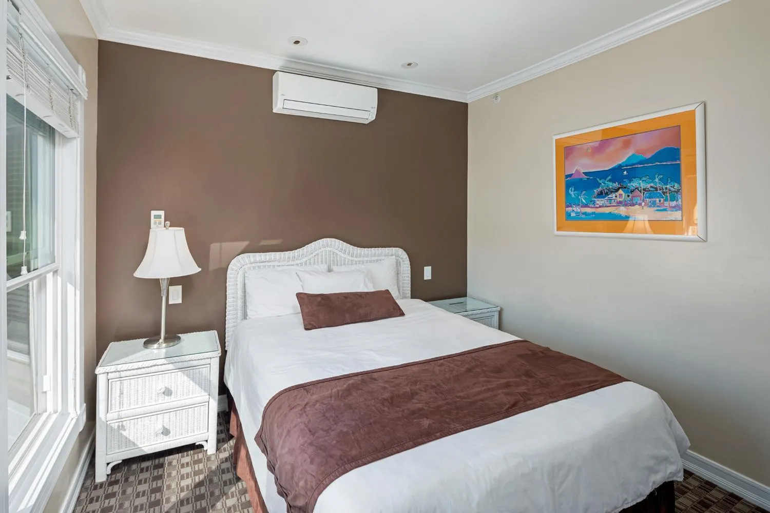 Bedroom, Bed in Glenmore Plaza Hotel