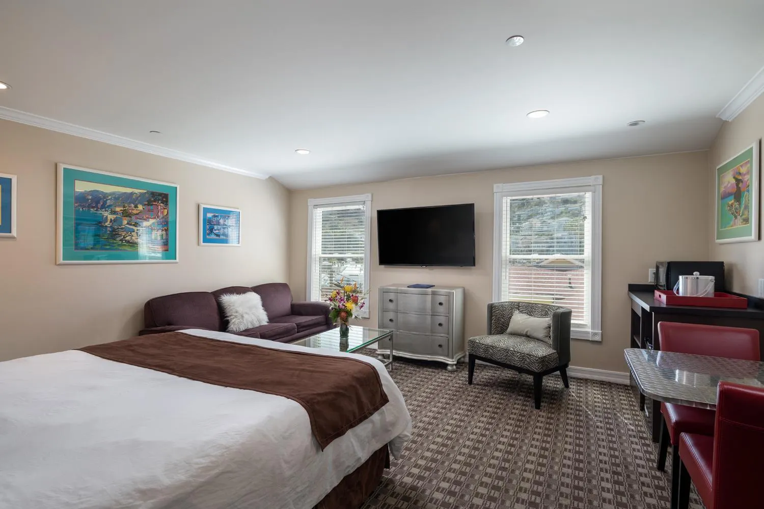 Bed in Glenmore Plaza Hotel