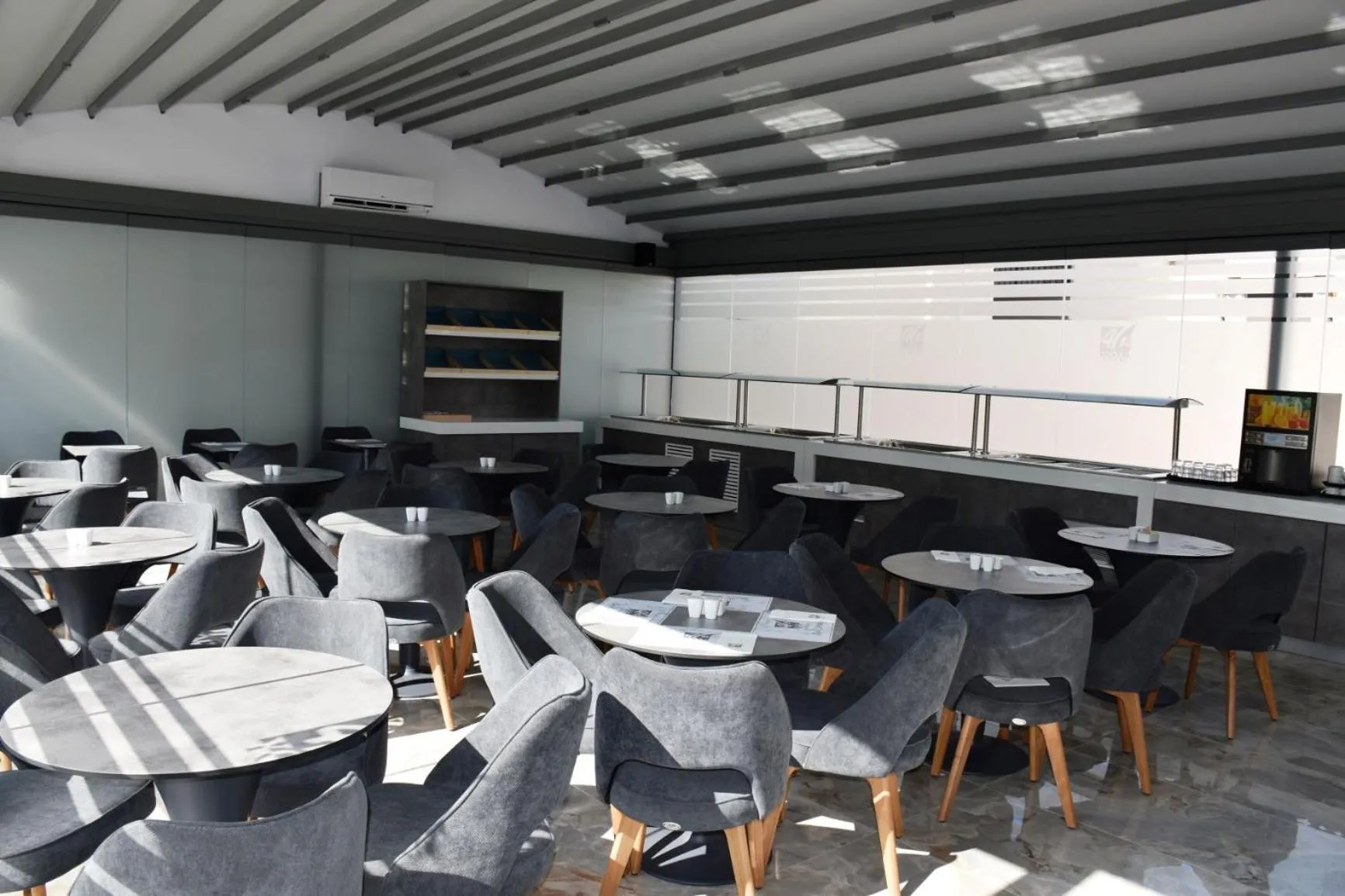 Restaurant/places to eat in 4- you Family