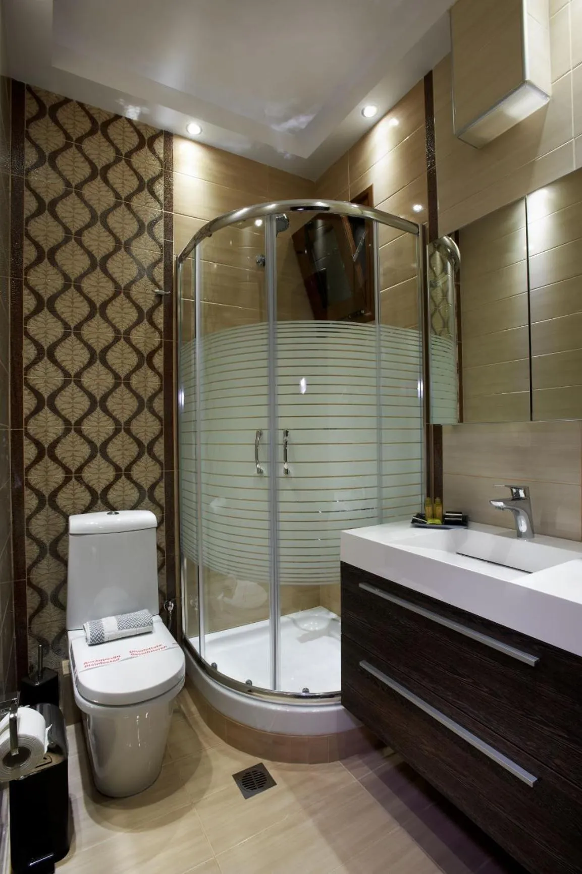 Shower in 4- you Family