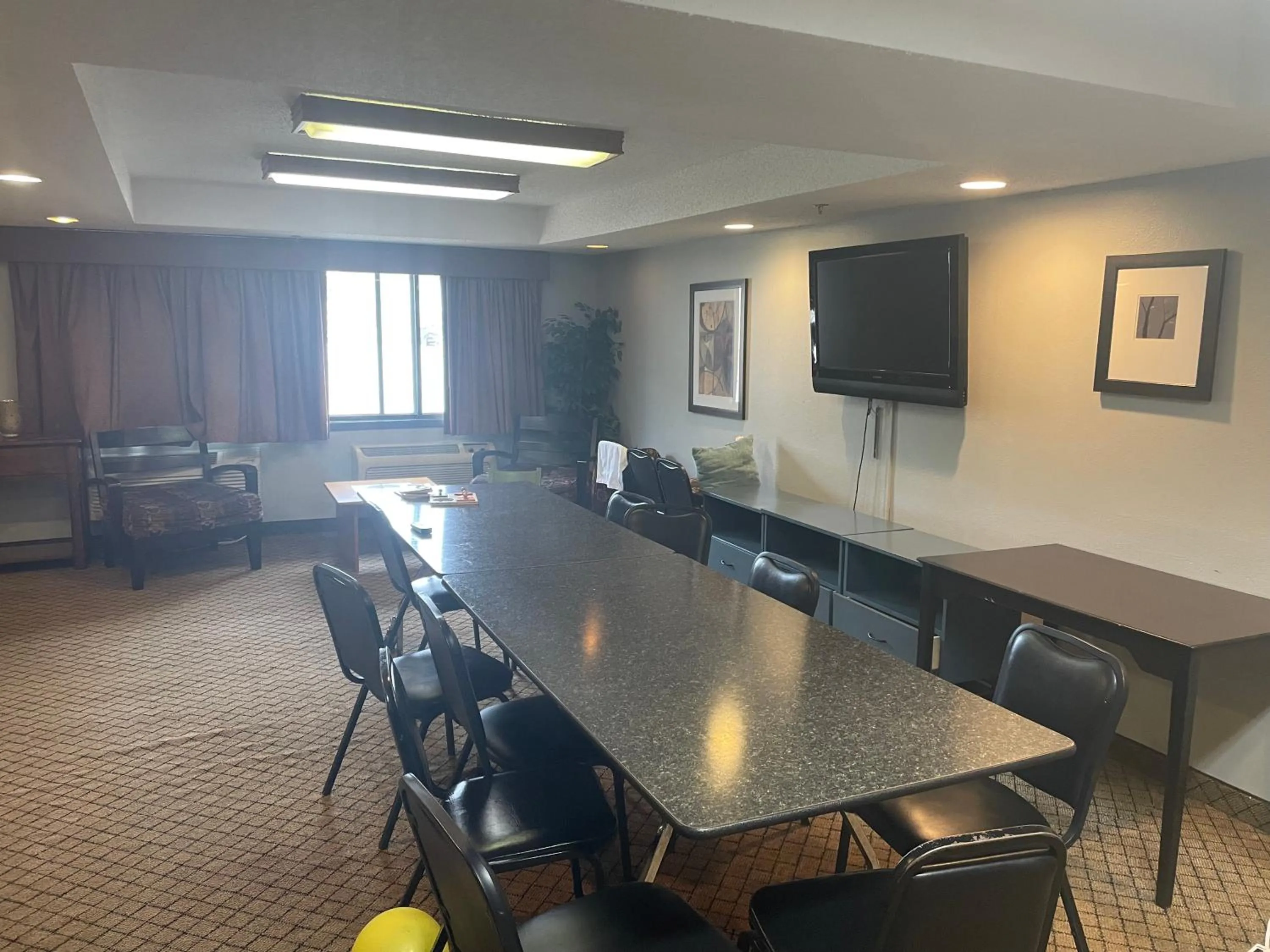 Meeting/conference room in AmericInn by Wyndham Hartford WI
