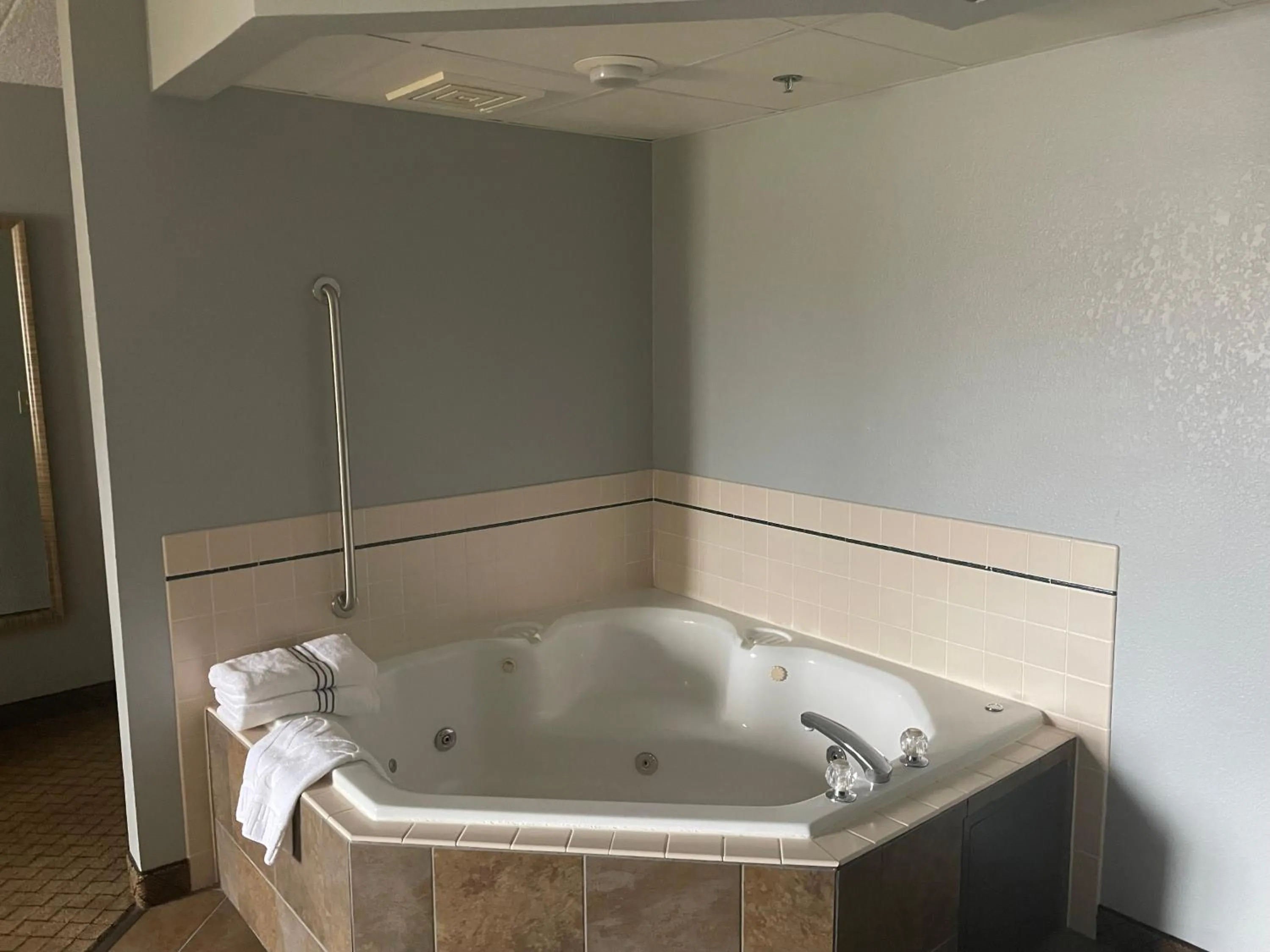 Hot Tub in AmericInn by Wyndham Hartford WI