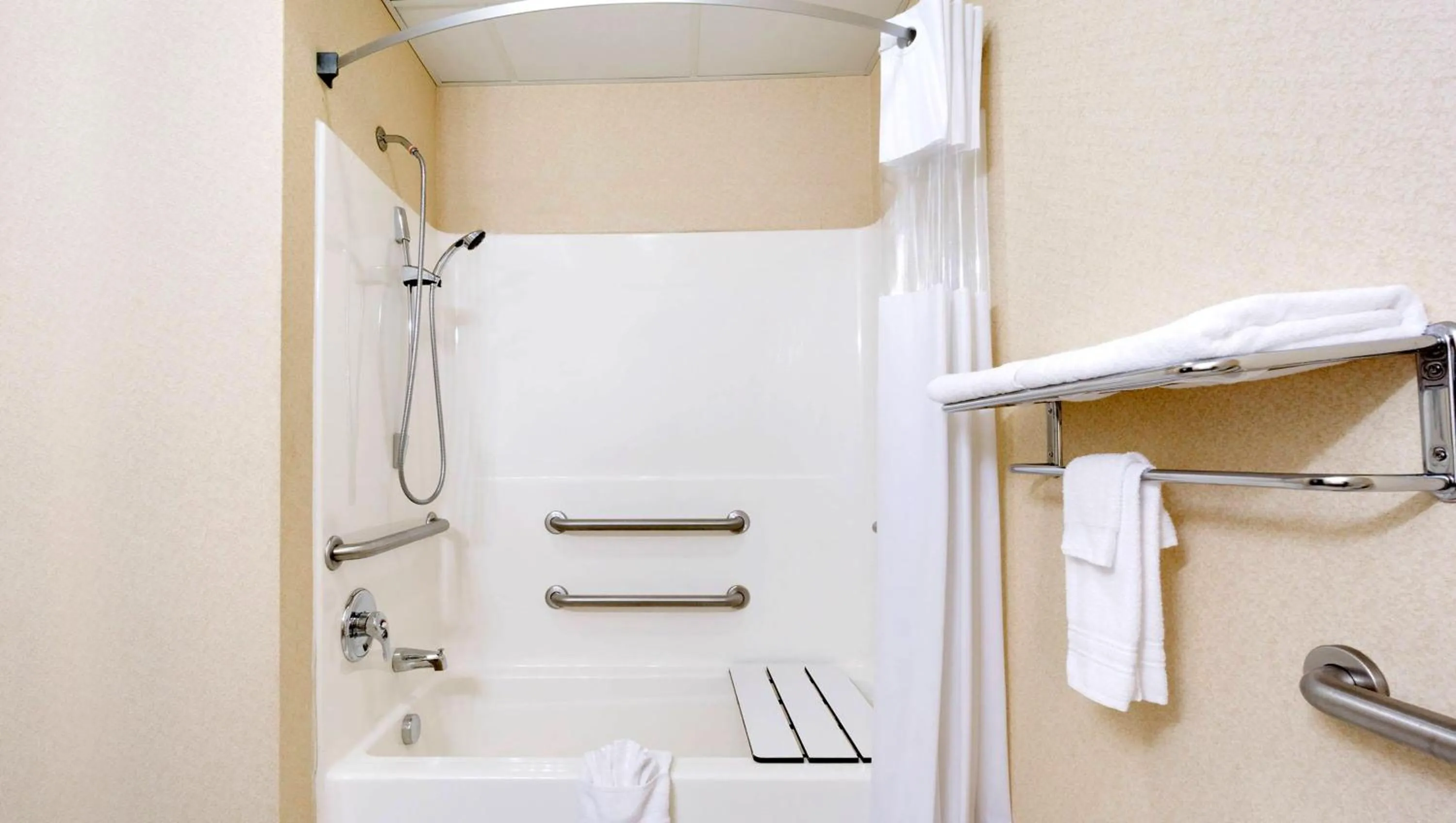 Bathroom in Magnuson Hotel West Liberty