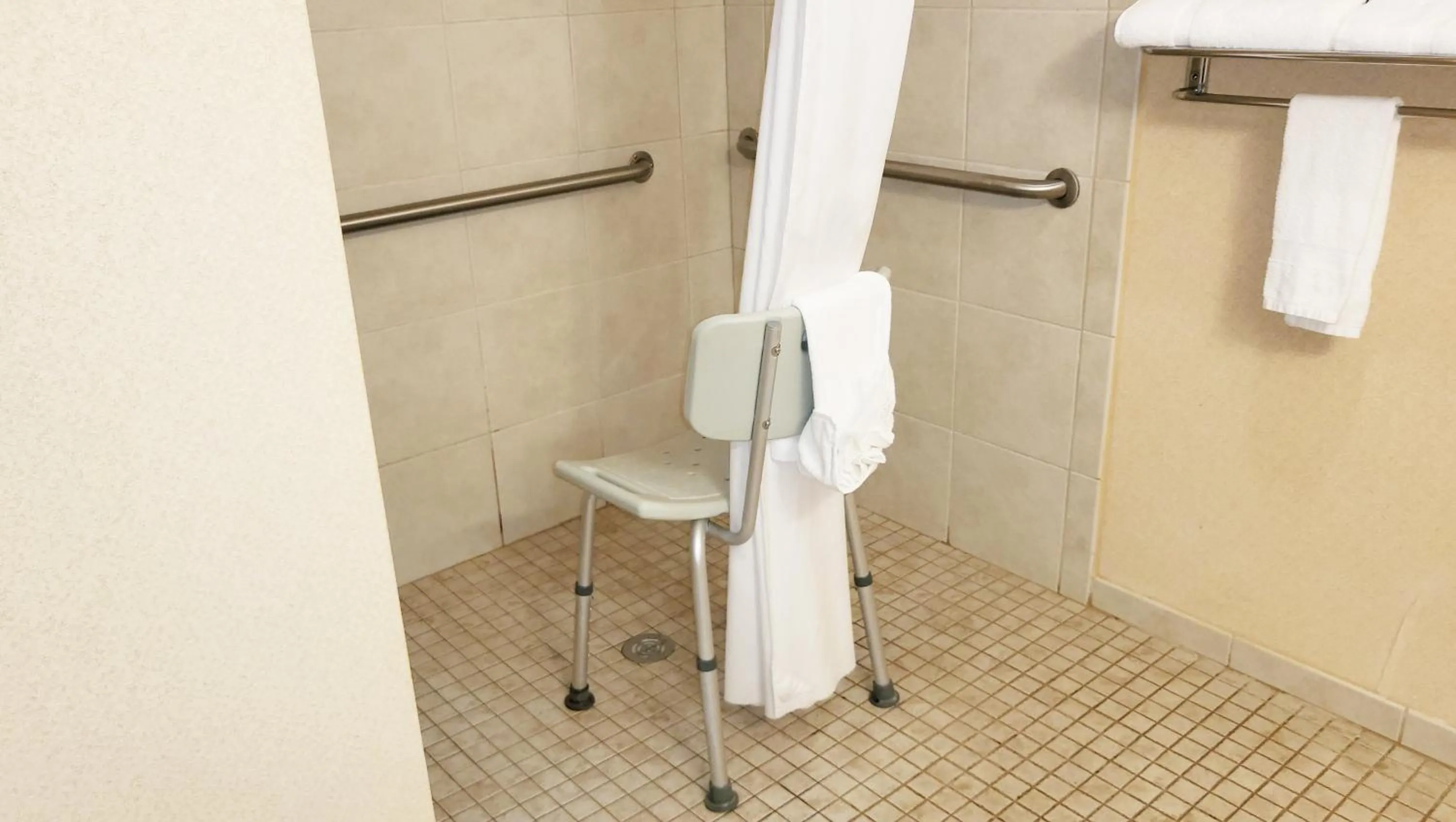 Bathroom in Magnuson Hotel West Liberty