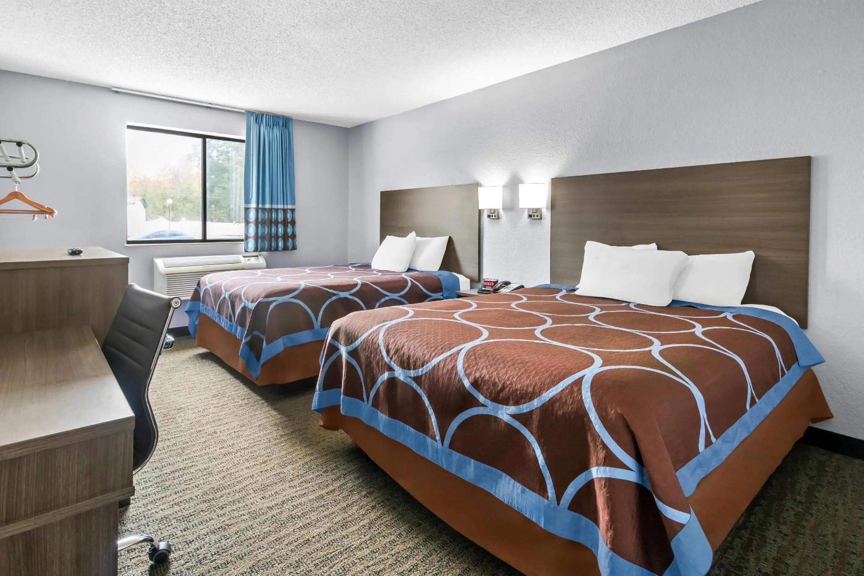 Bedroom, Bed in Rodeway Inn Delmont