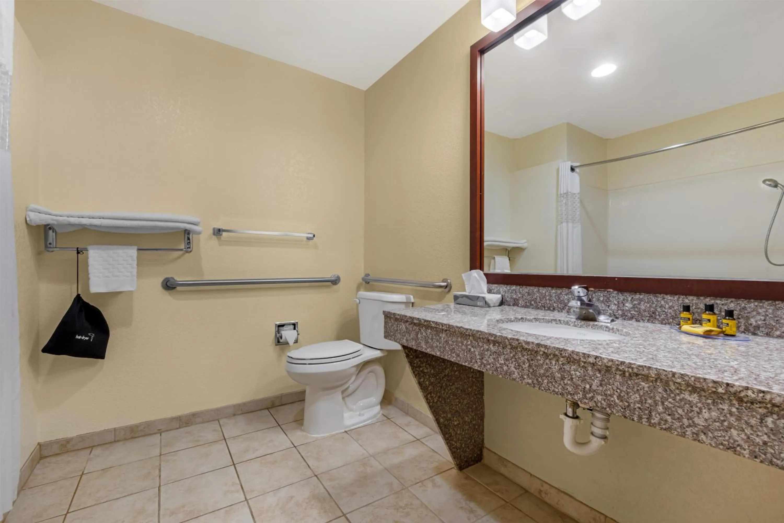 Bathroom in Best Western Plus Shamrock Inn & Suites