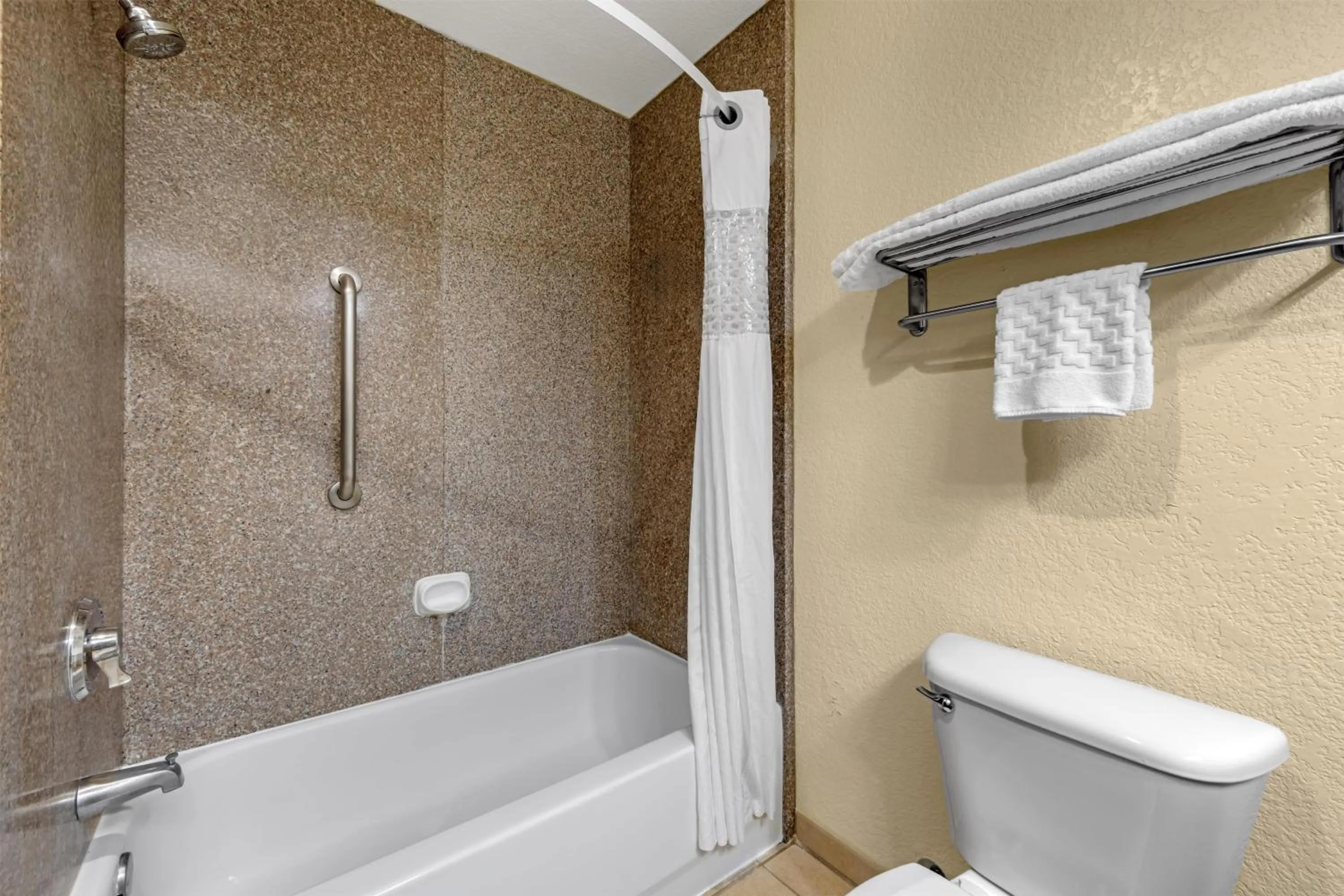 Bathroom in Best Western Plus Shamrock Inn & Suites