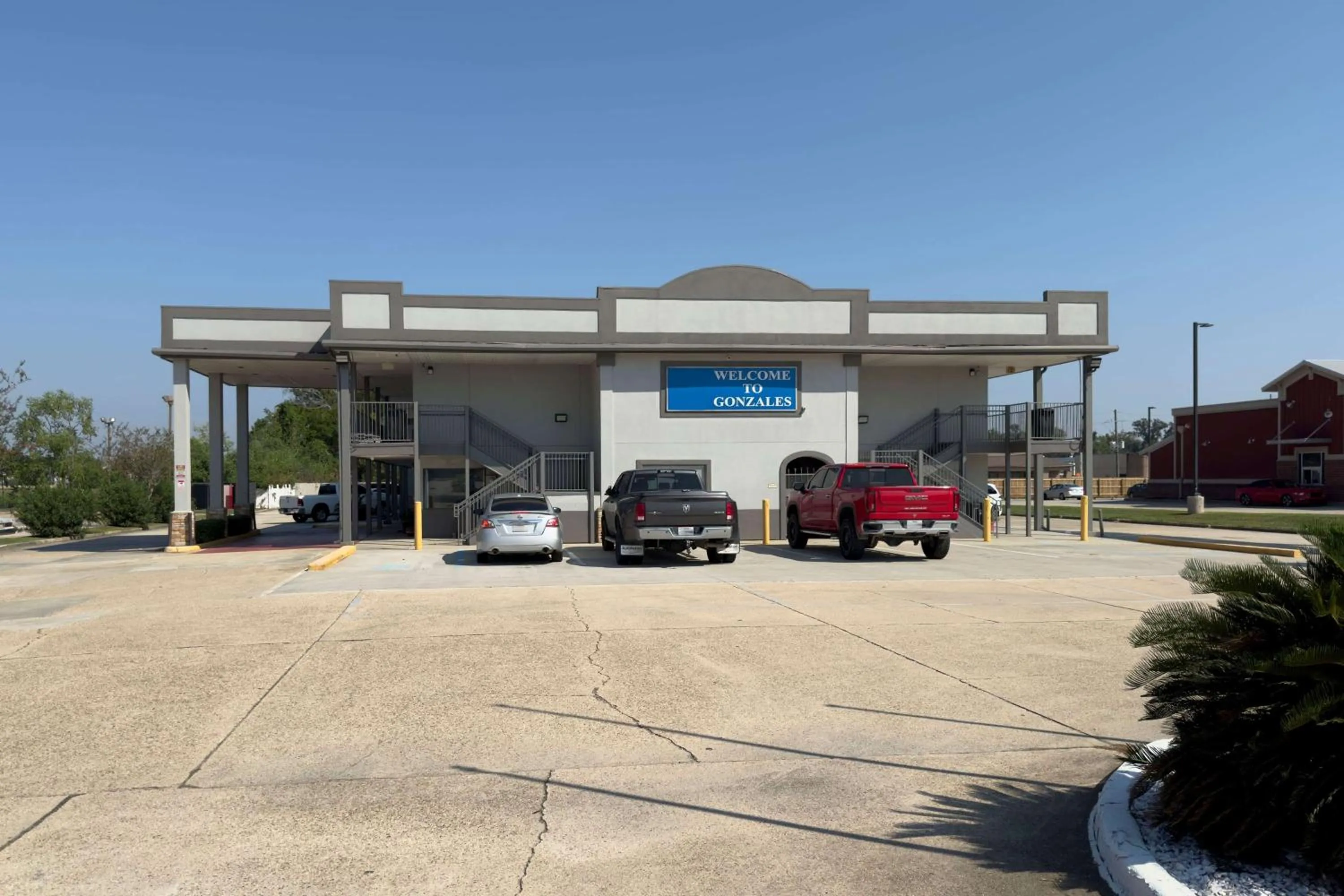 Property building in Days Inn by Wyndham Gonzales