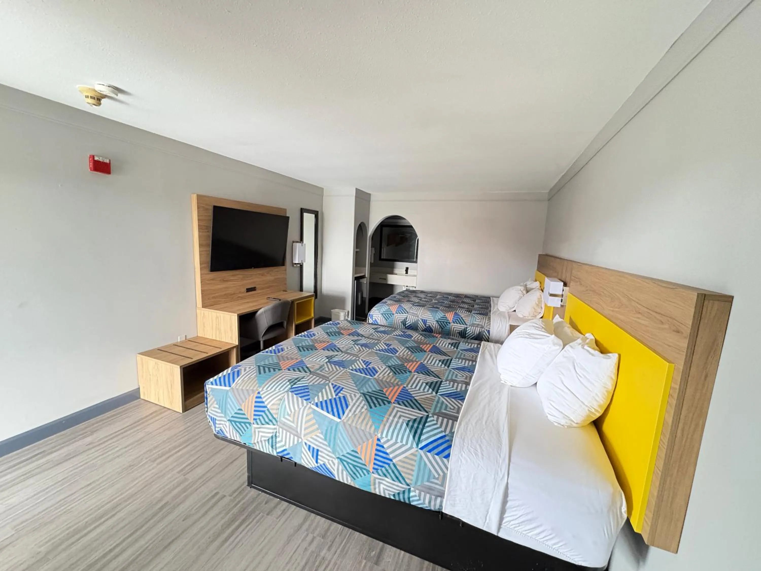 Bedroom, Bed in Days Inn by Wyndham Gonzales