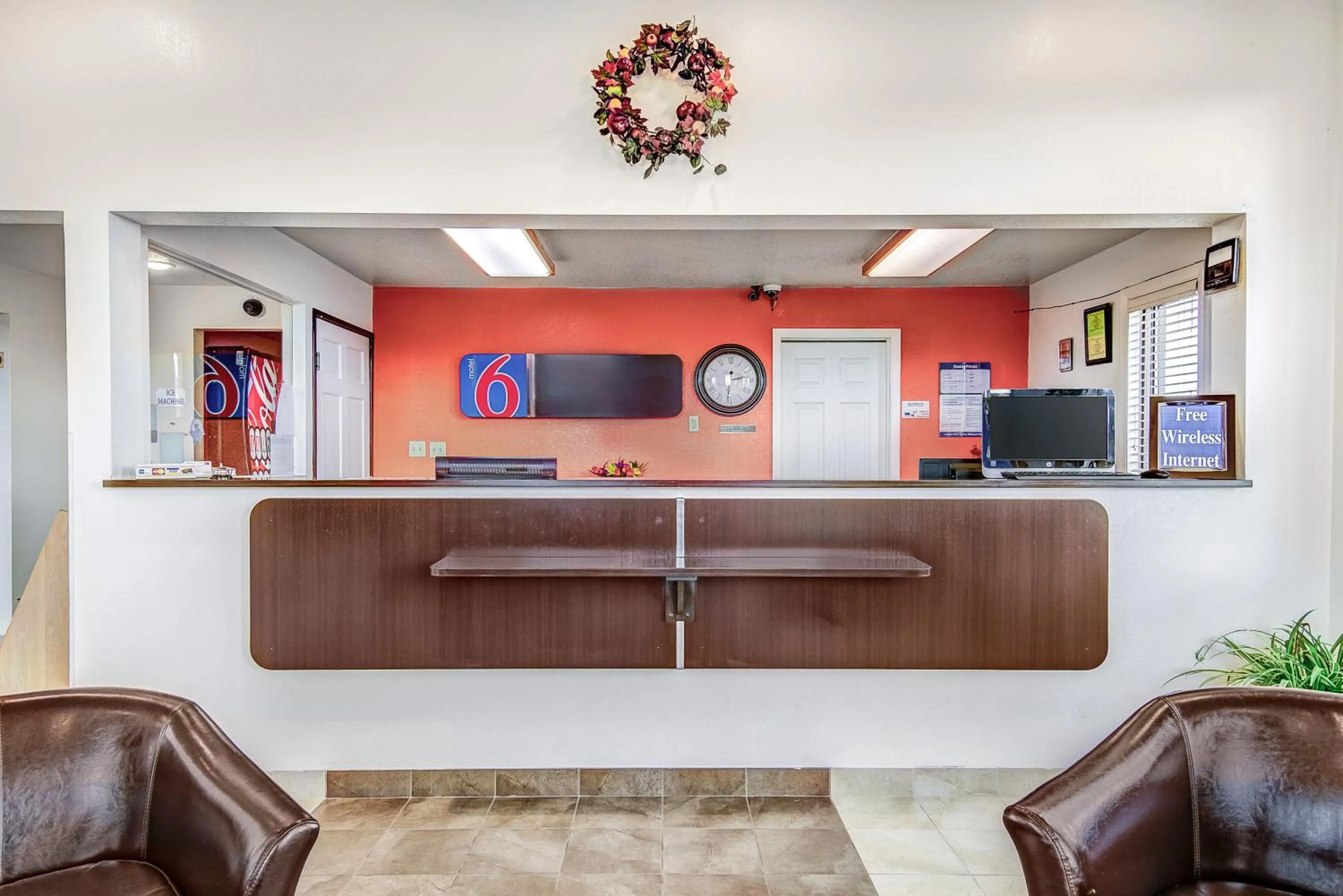 Lobby or reception in Motel 6-Colby, KS