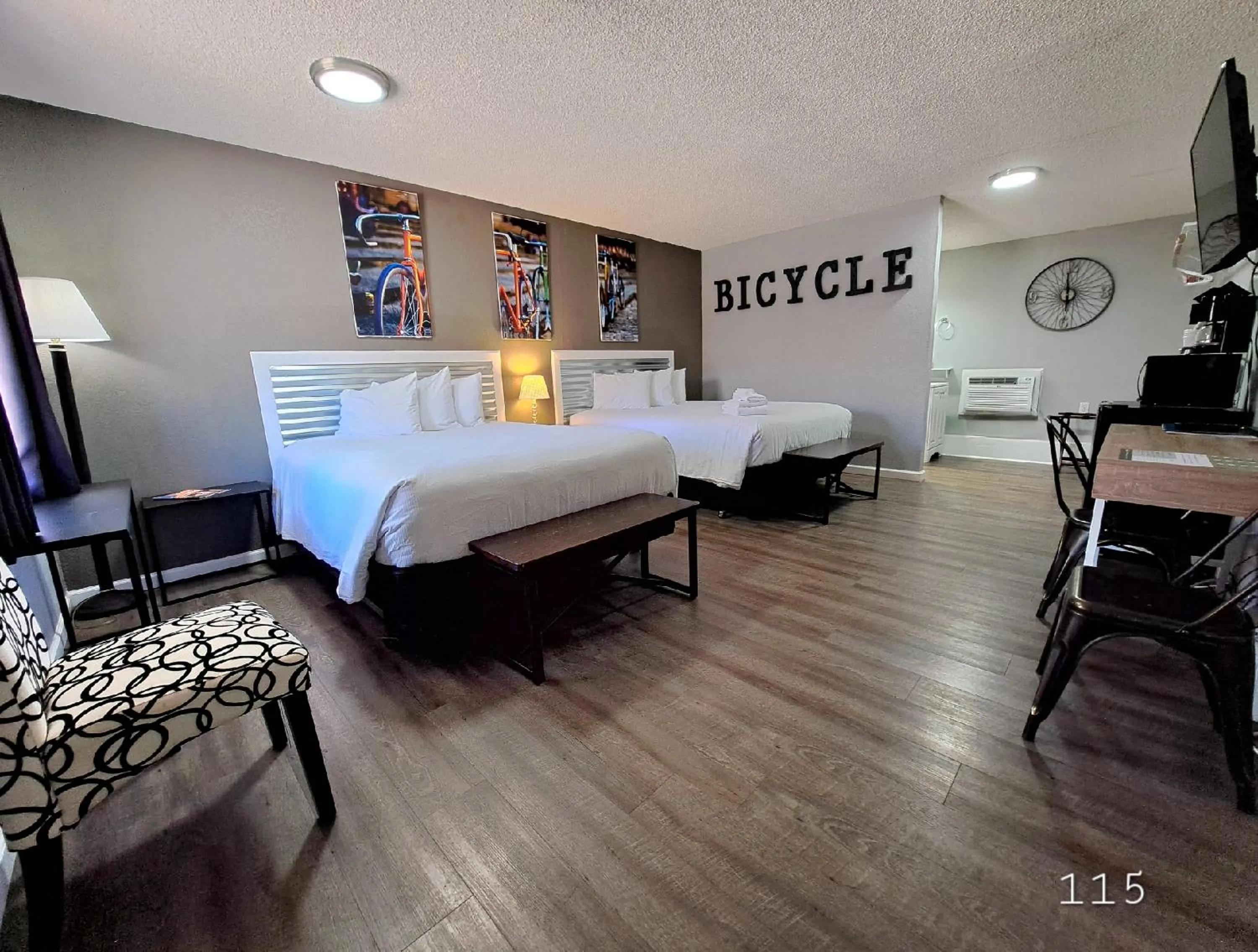 Bedroom, Bed in Buffalo Lodge Bicycle Resort - Amazing access to local trails & the Garden