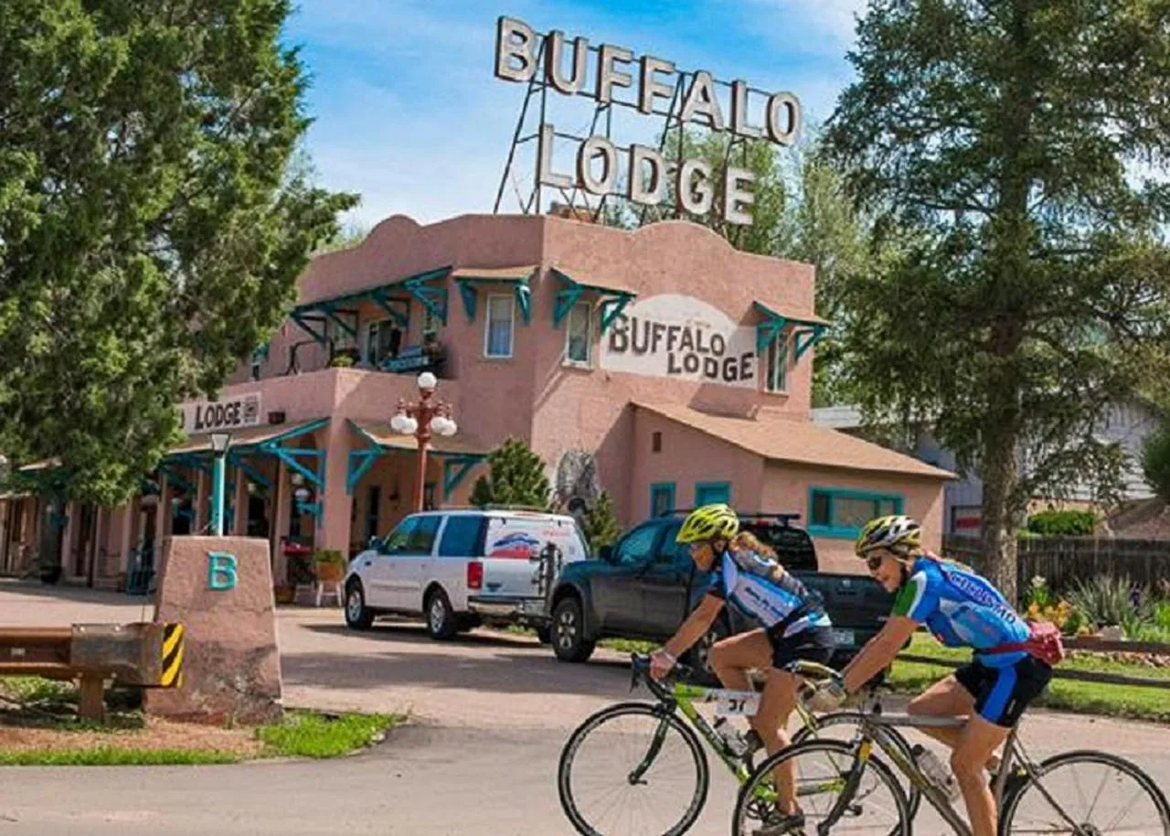 Property building in Buffalo Lodge Bicycle Resort - Amazing access to local trails & the Garden
