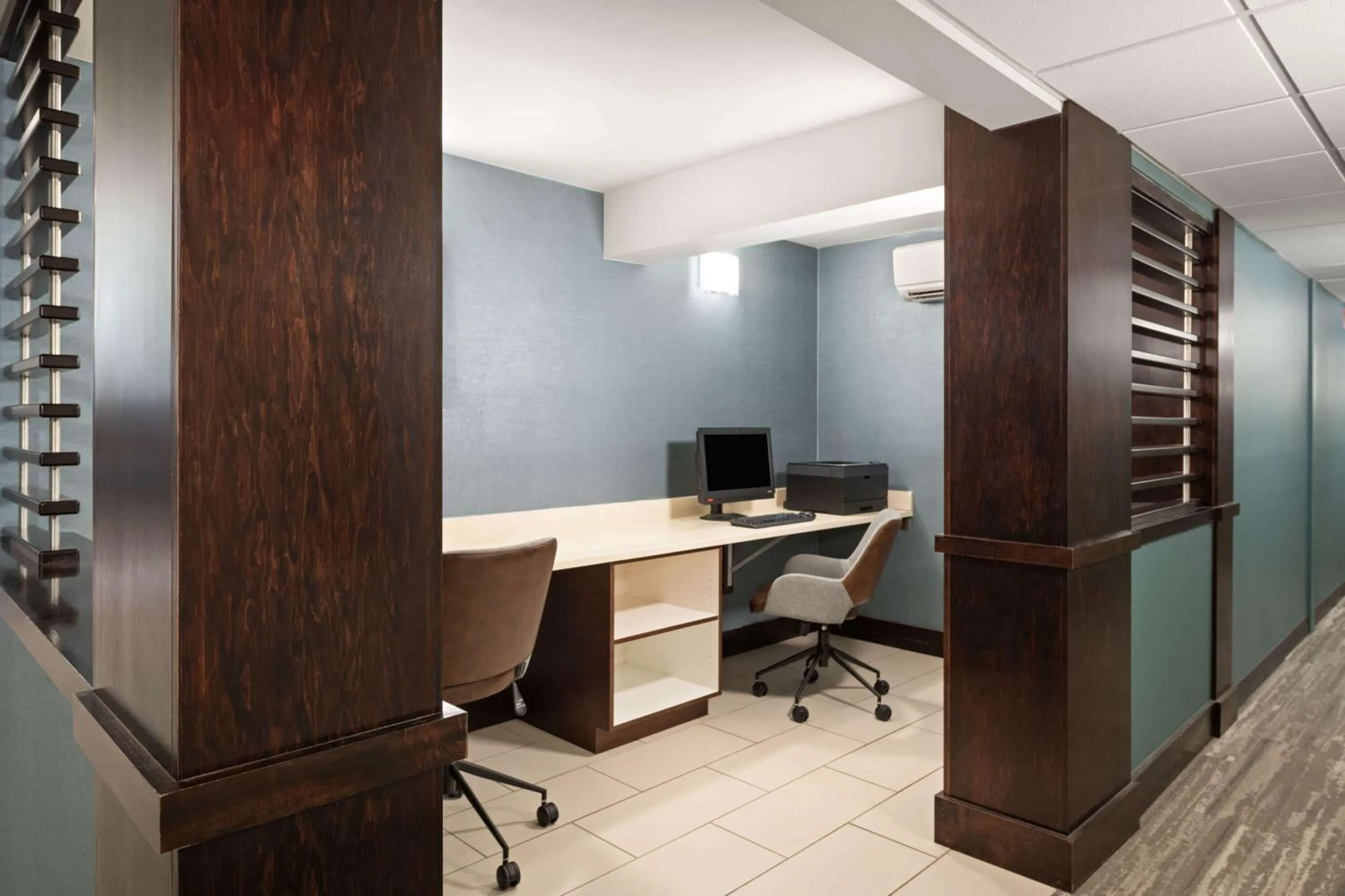 Business facilities in Super 8 by Wyndham Conrad