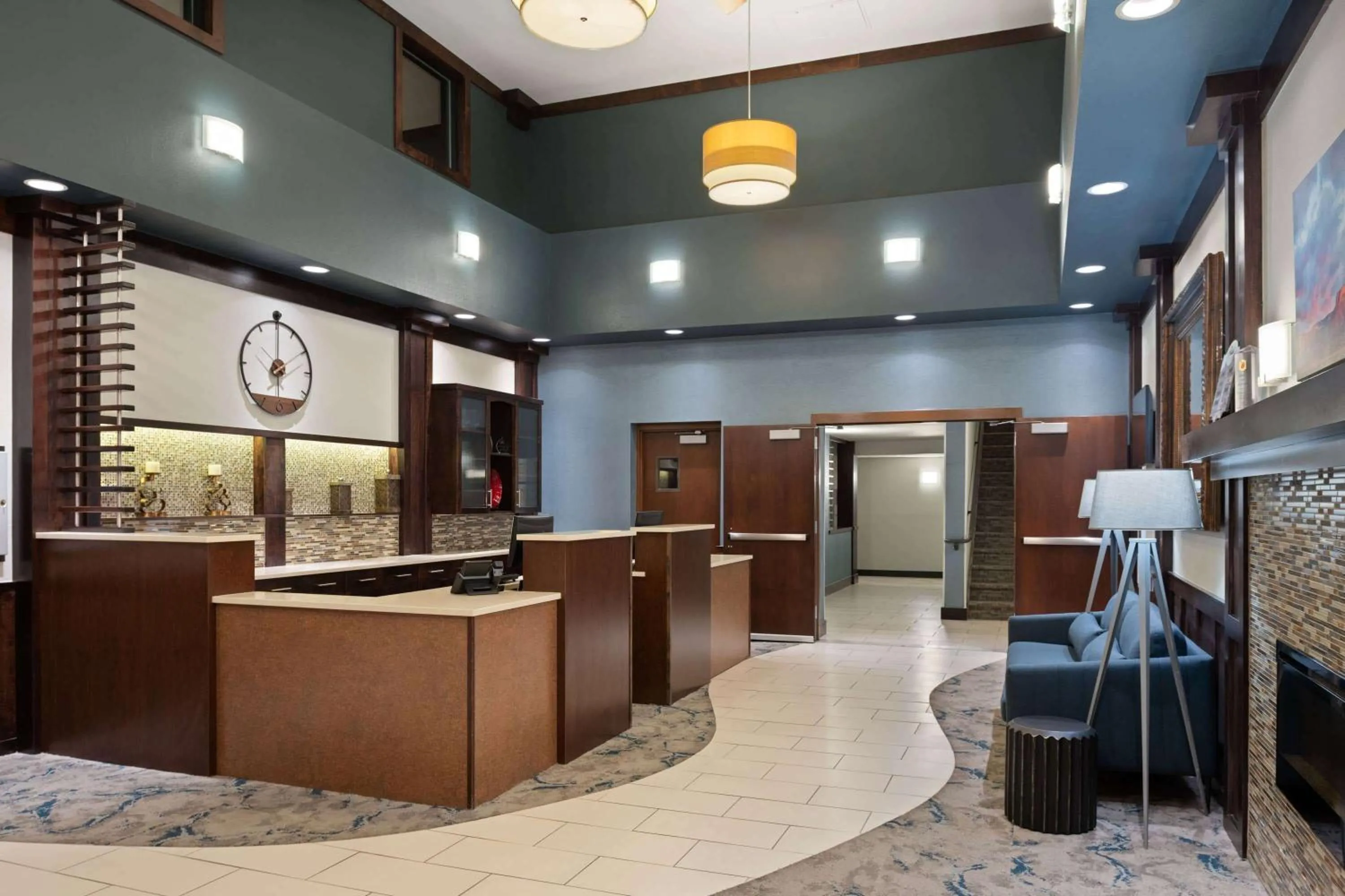 Lobby or reception in Super 8 by Wyndham Conrad