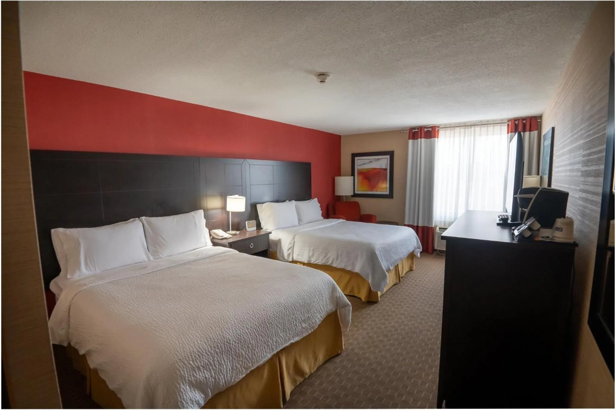 Photo of the whole room, Bed in Holiday Inn Express Hotel & Suites Chatham South by IHG