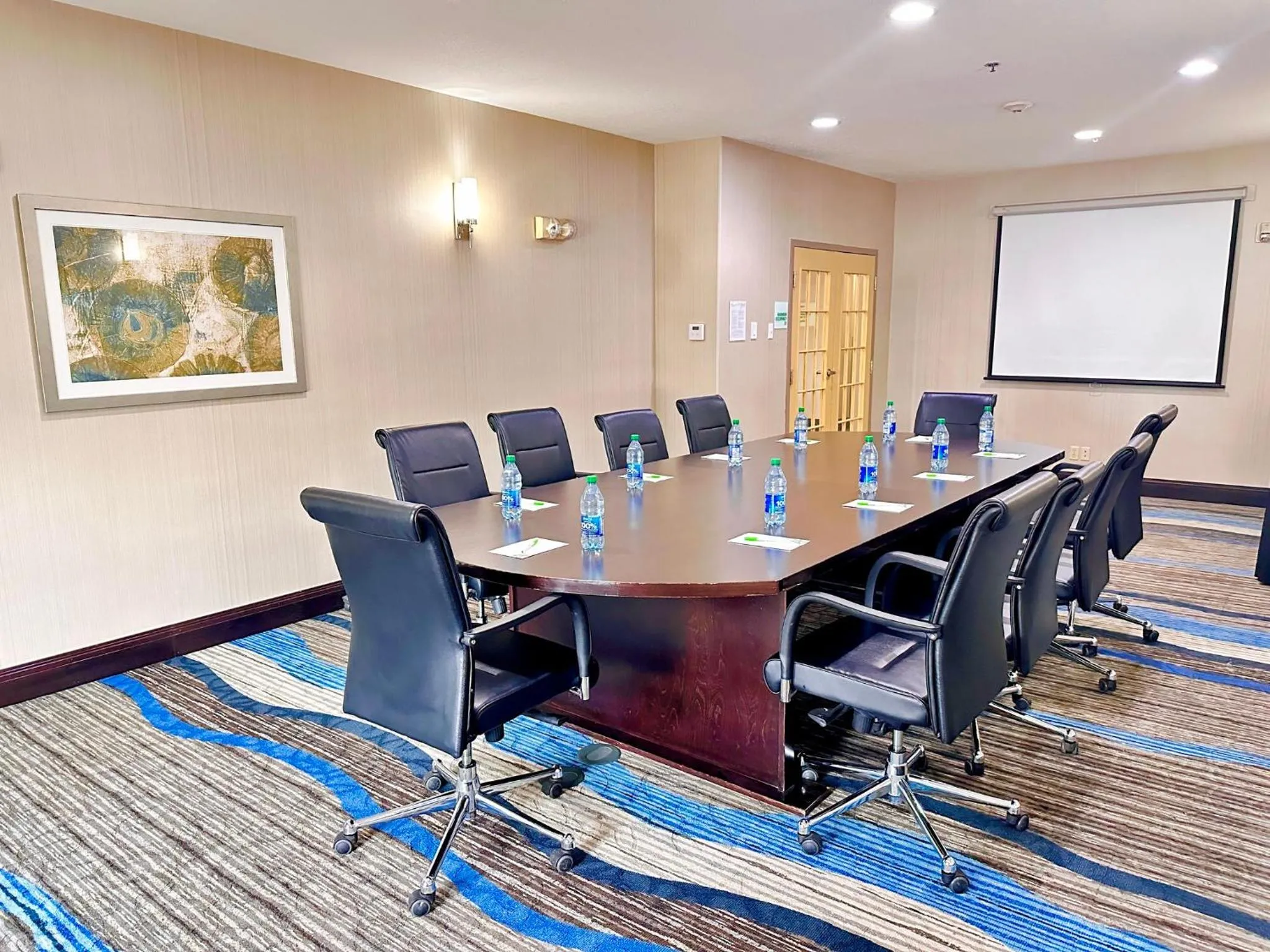 Meeting/conference room in Holiday Inn Hotel & Suites Regina by IHG