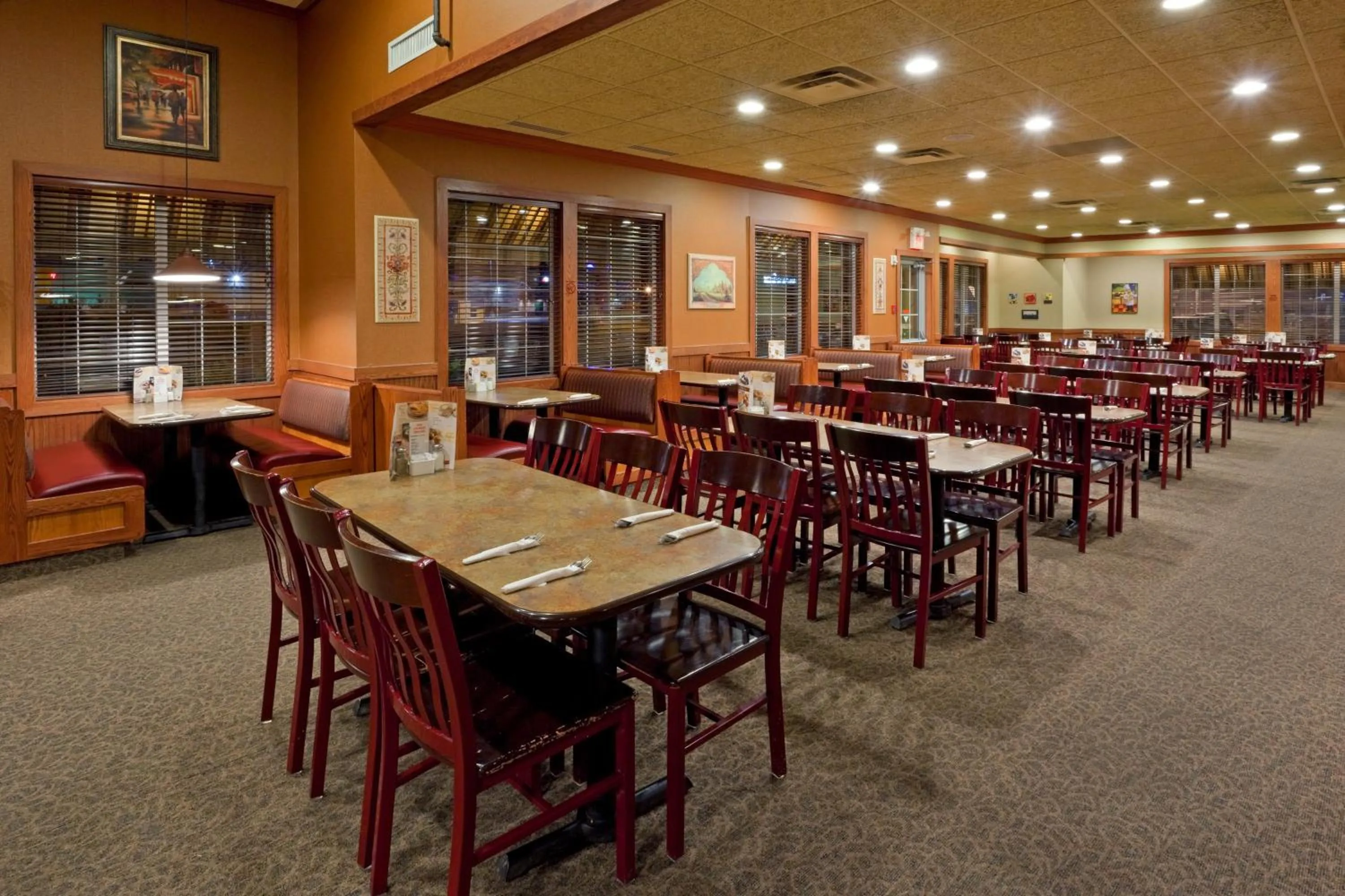 Restaurant/places to eat in Holiday Inn Hotel & Suites Regina by IHG