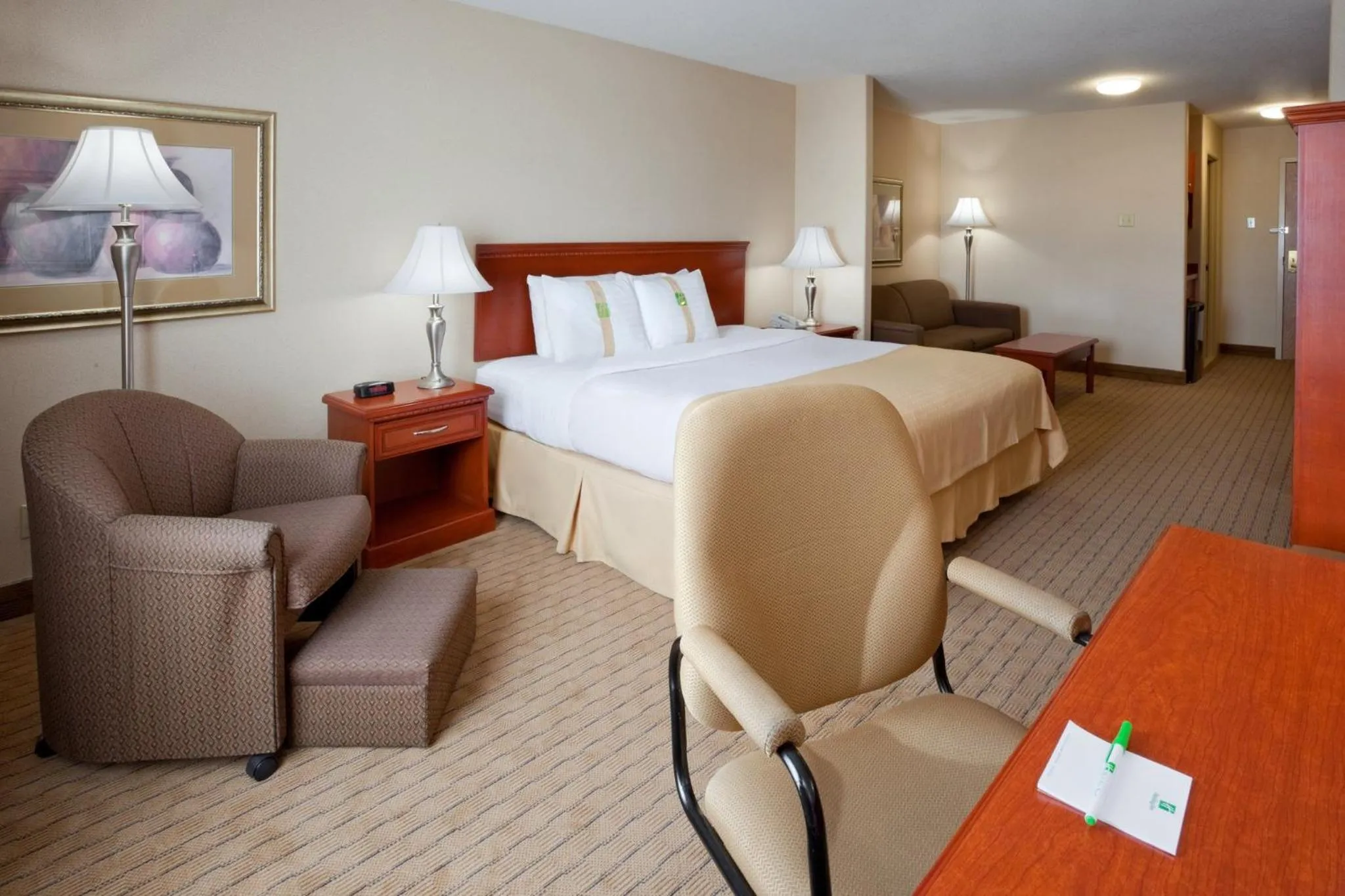 Photo of the whole room, Bed in Holiday Inn Hotel & Suites Regina by IHG