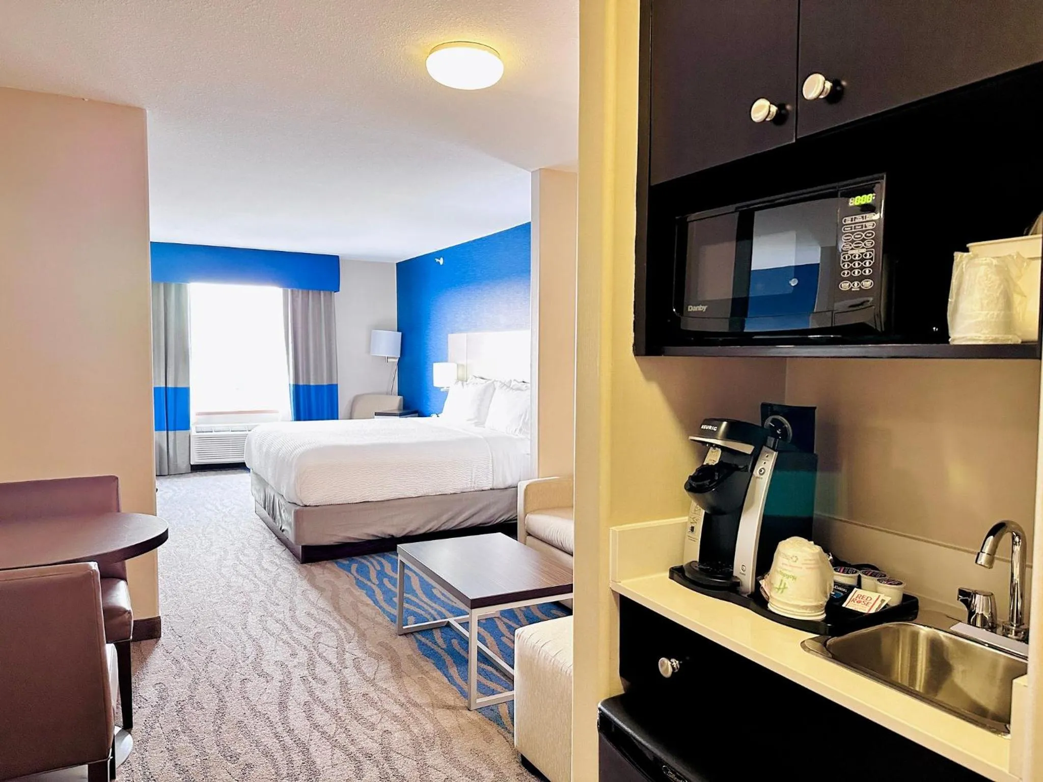 Photo of the whole room, Bed in Holiday Inn Hotel & Suites Regina by IHG
