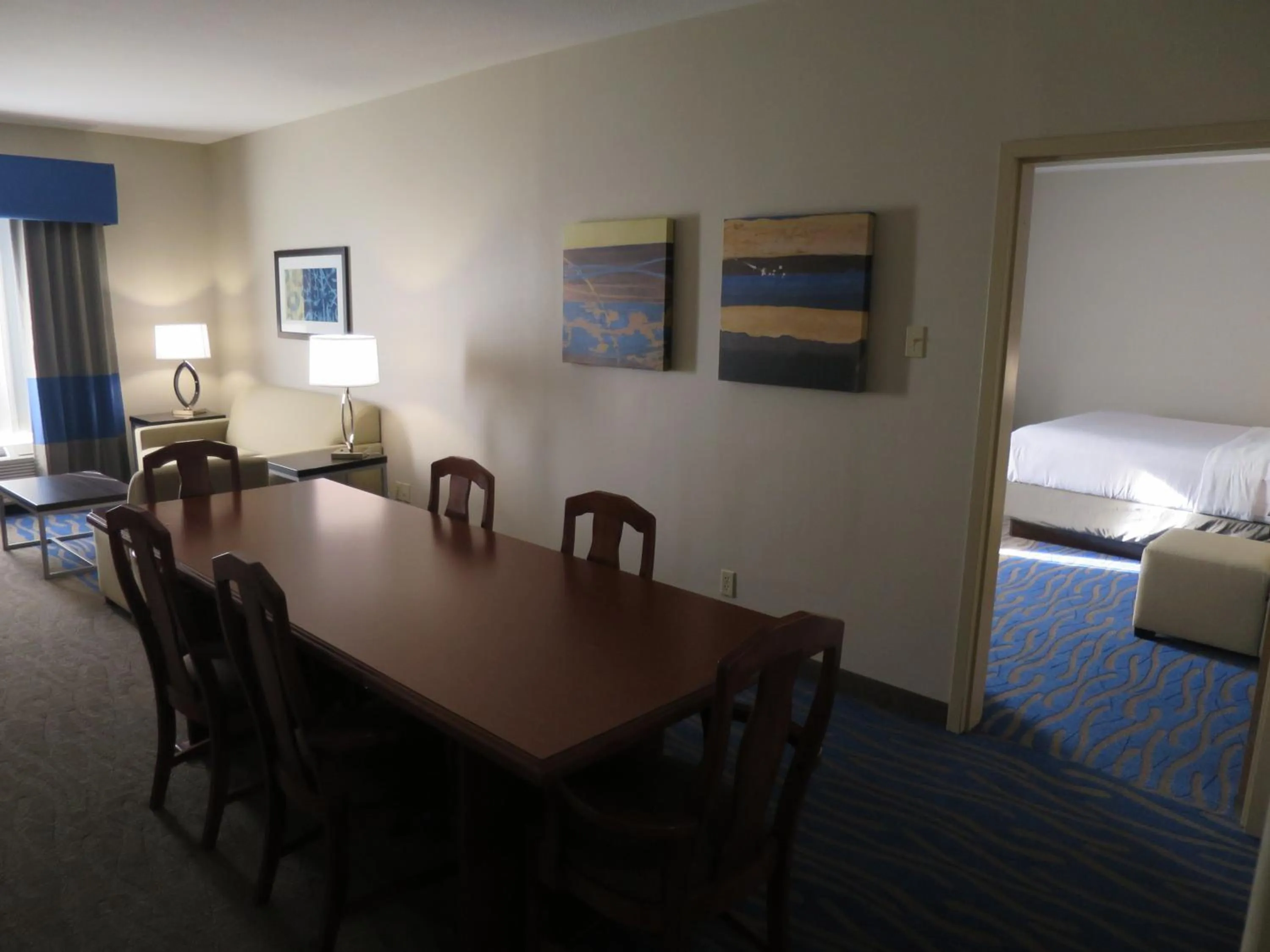 Photo of the whole room, Bed in Holiday Inn Hotel & Suites Regina by IHG