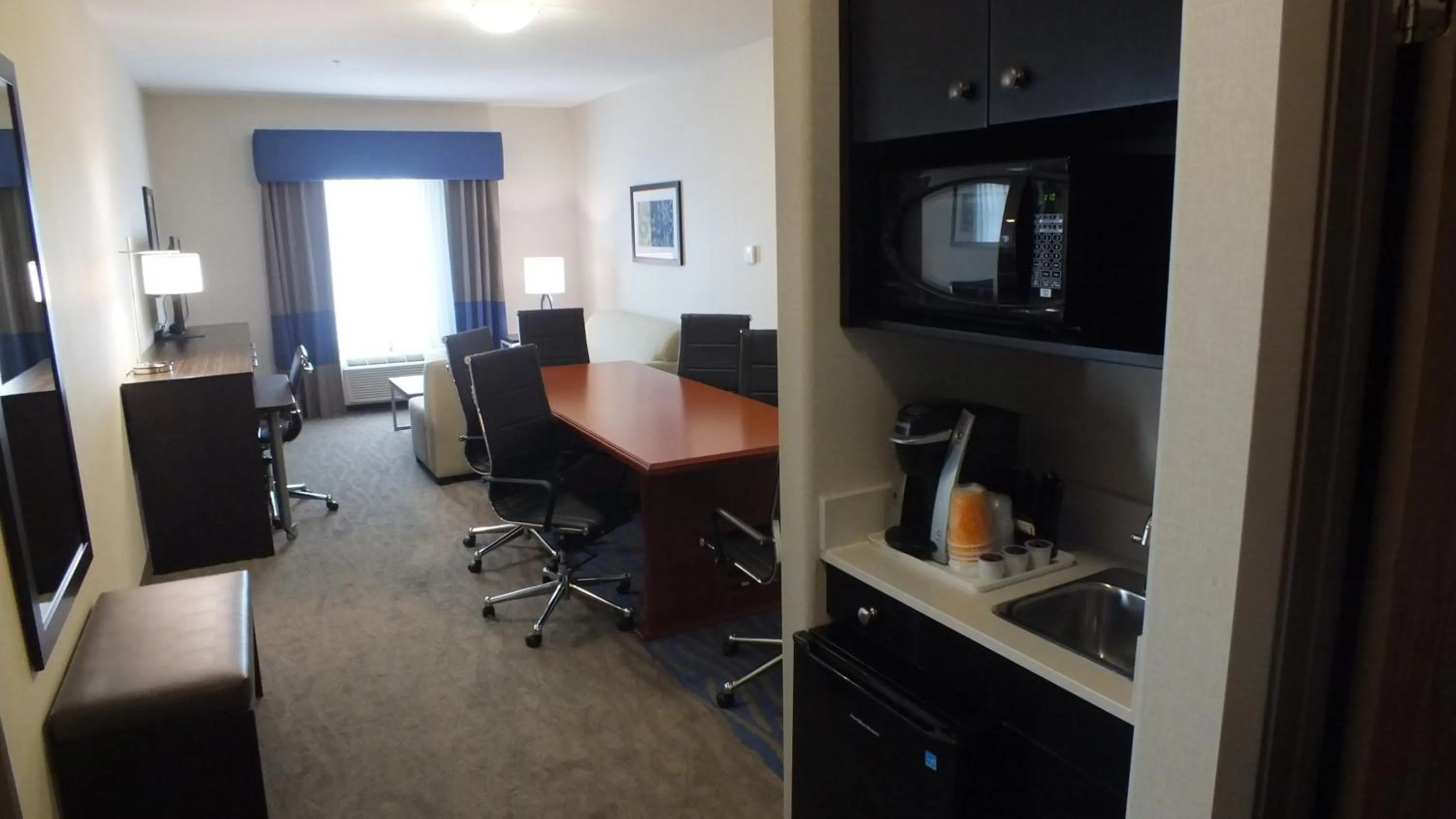 Photo of the whole room in Holiday Inn Hotel & Suites Regina by IHG