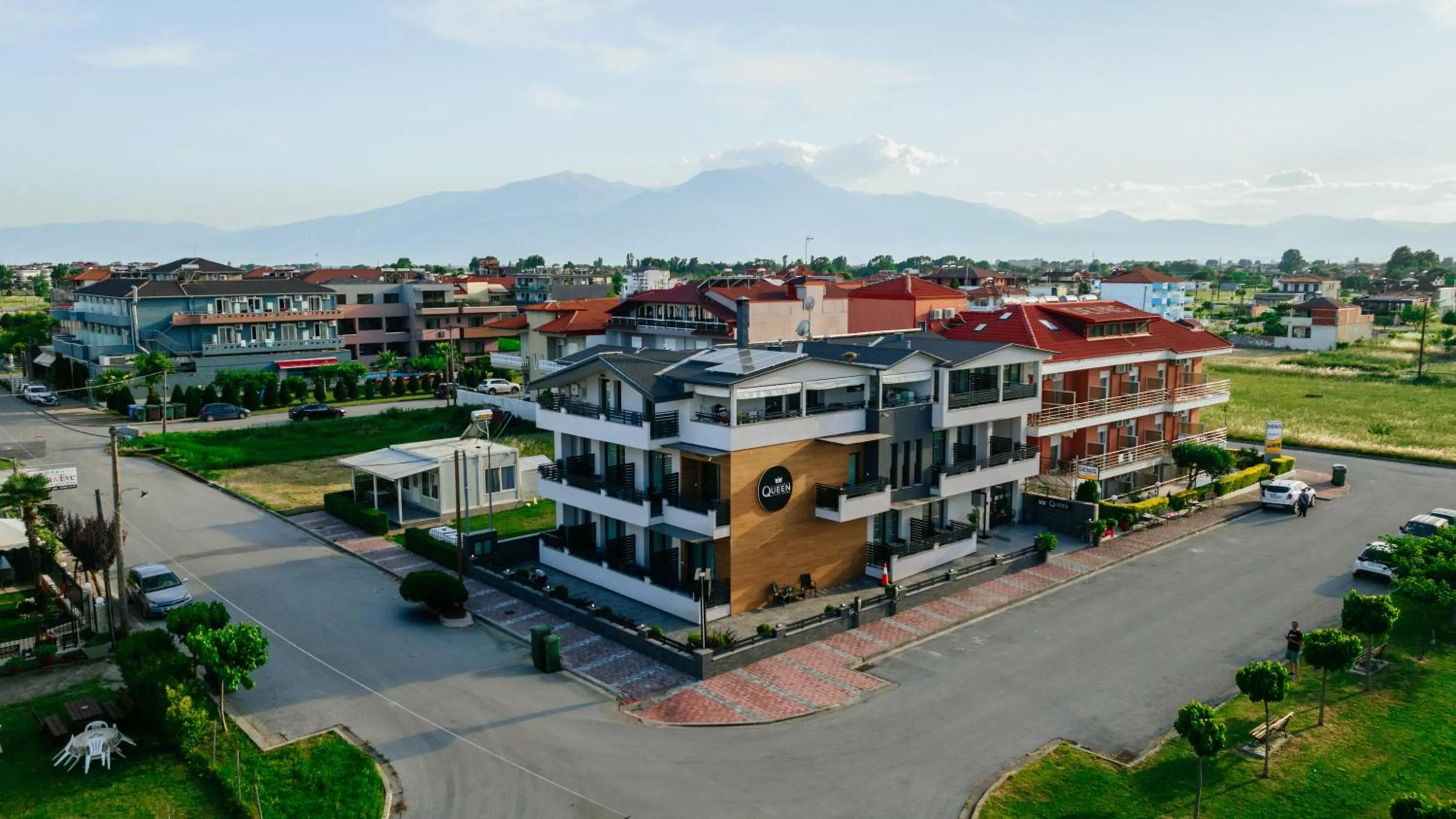 Property building in Elizabeth Queen Luxury Rooms