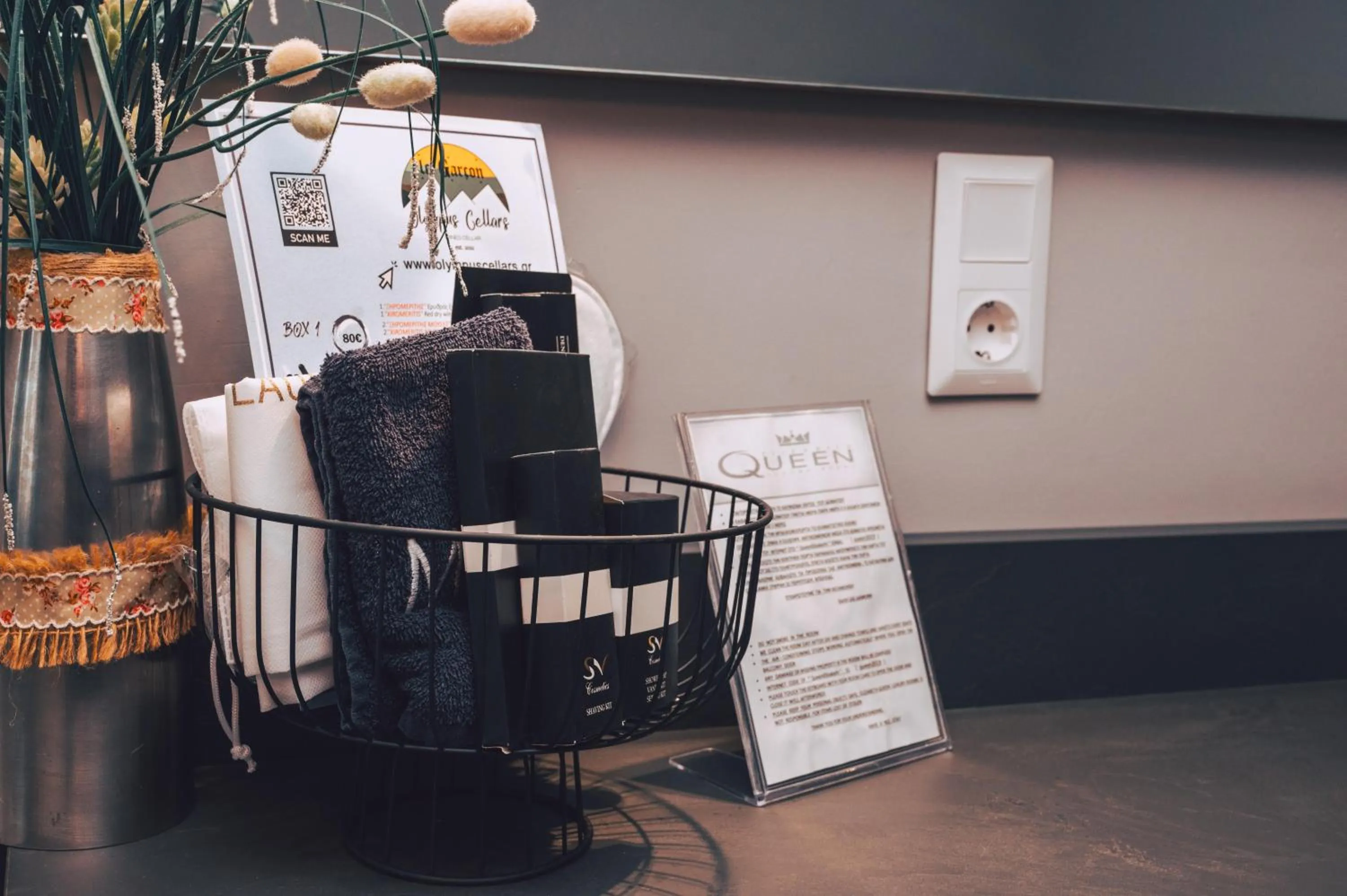 Photo of the whole room in Elizabeth Queen Luxury Rooms