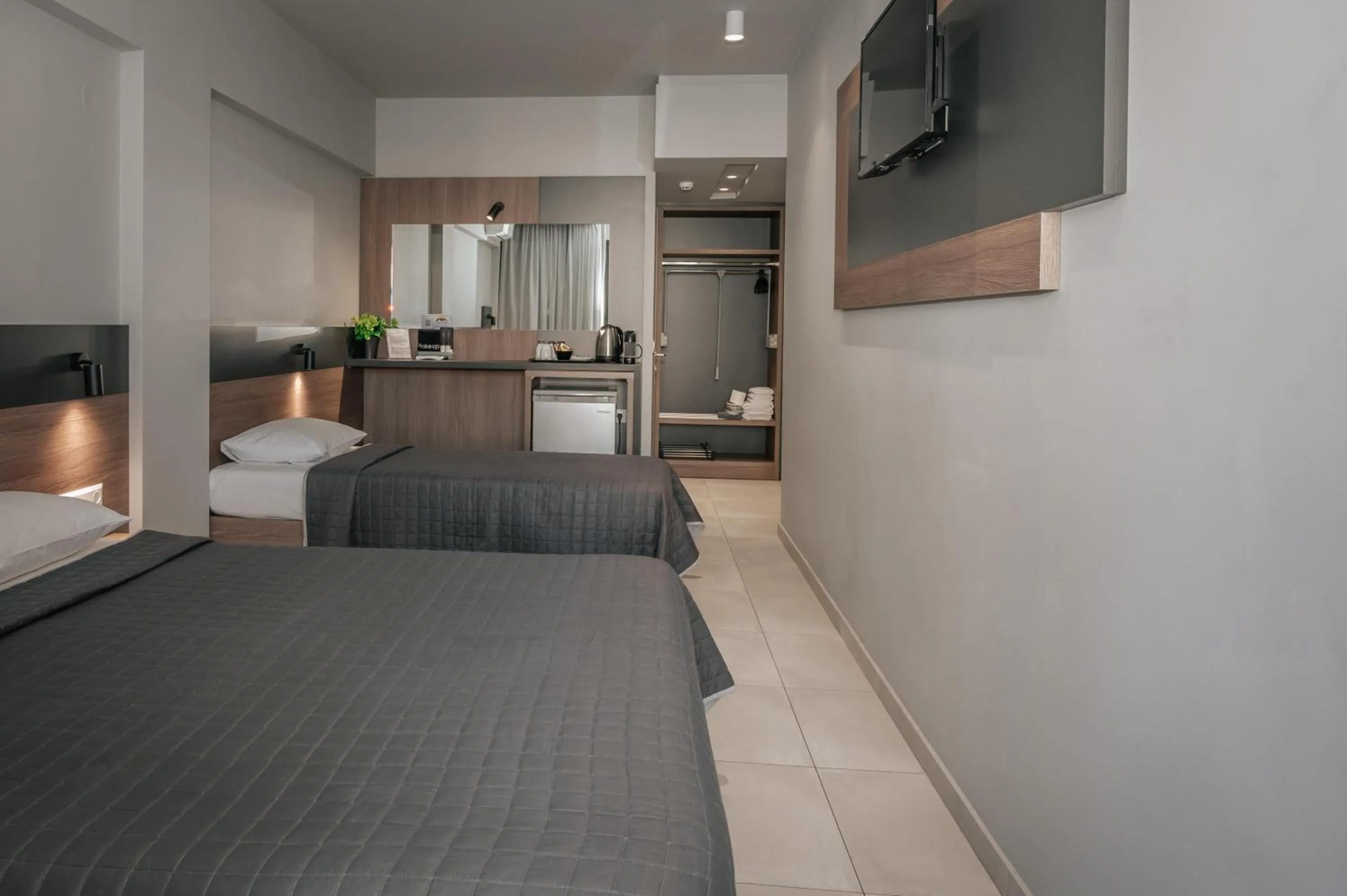 Photo of the whole room, Bed in Elizabeth Queen Luxury Rooms