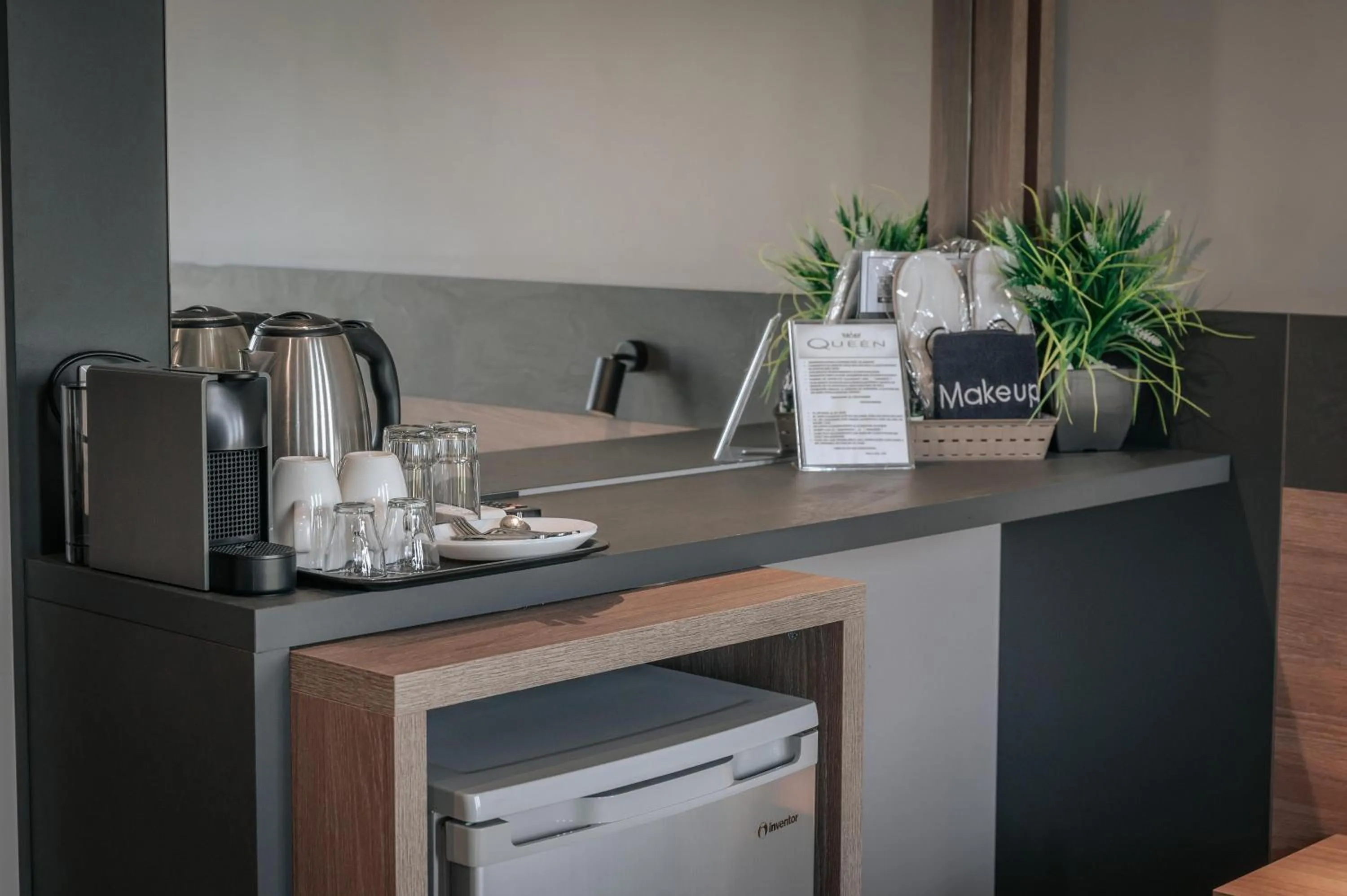 Photo of the whole room in Elizabeth Queen Luxury Rooms