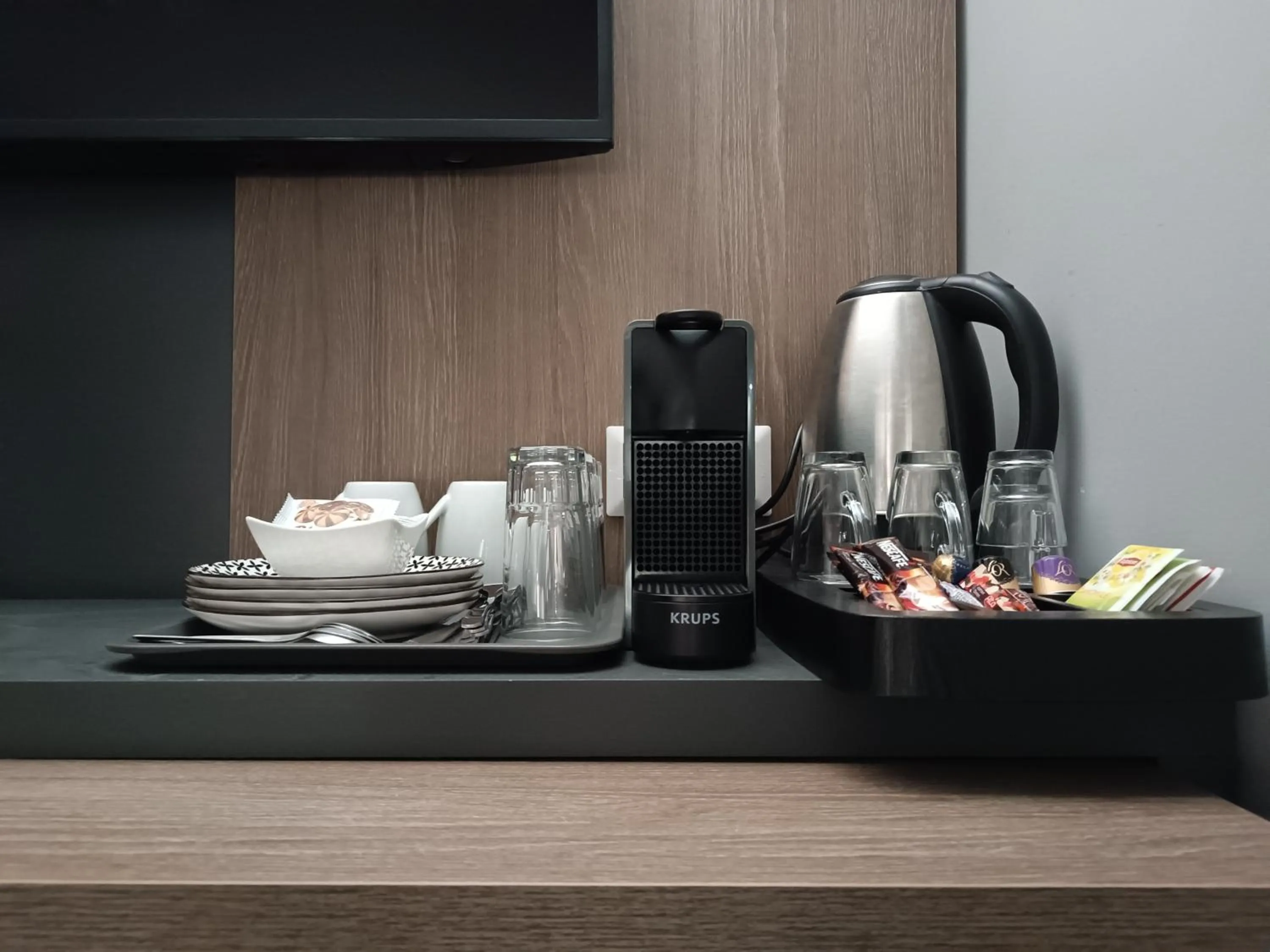 Coffee/tea facilities in Elizabeth Queen Luxury Rooms