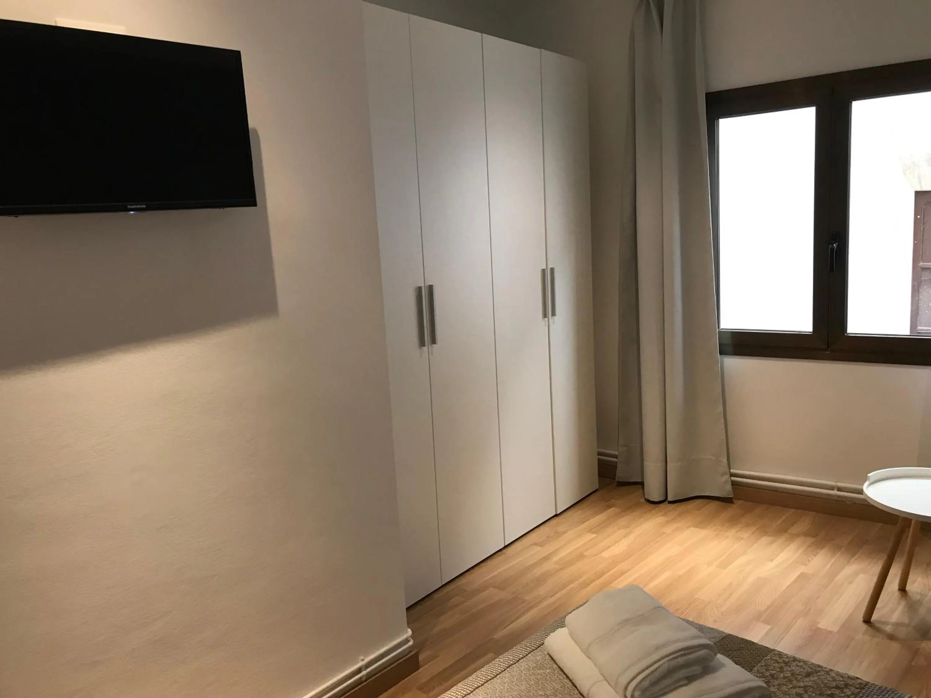 wardrobe in Hostal Casiano Camarasa