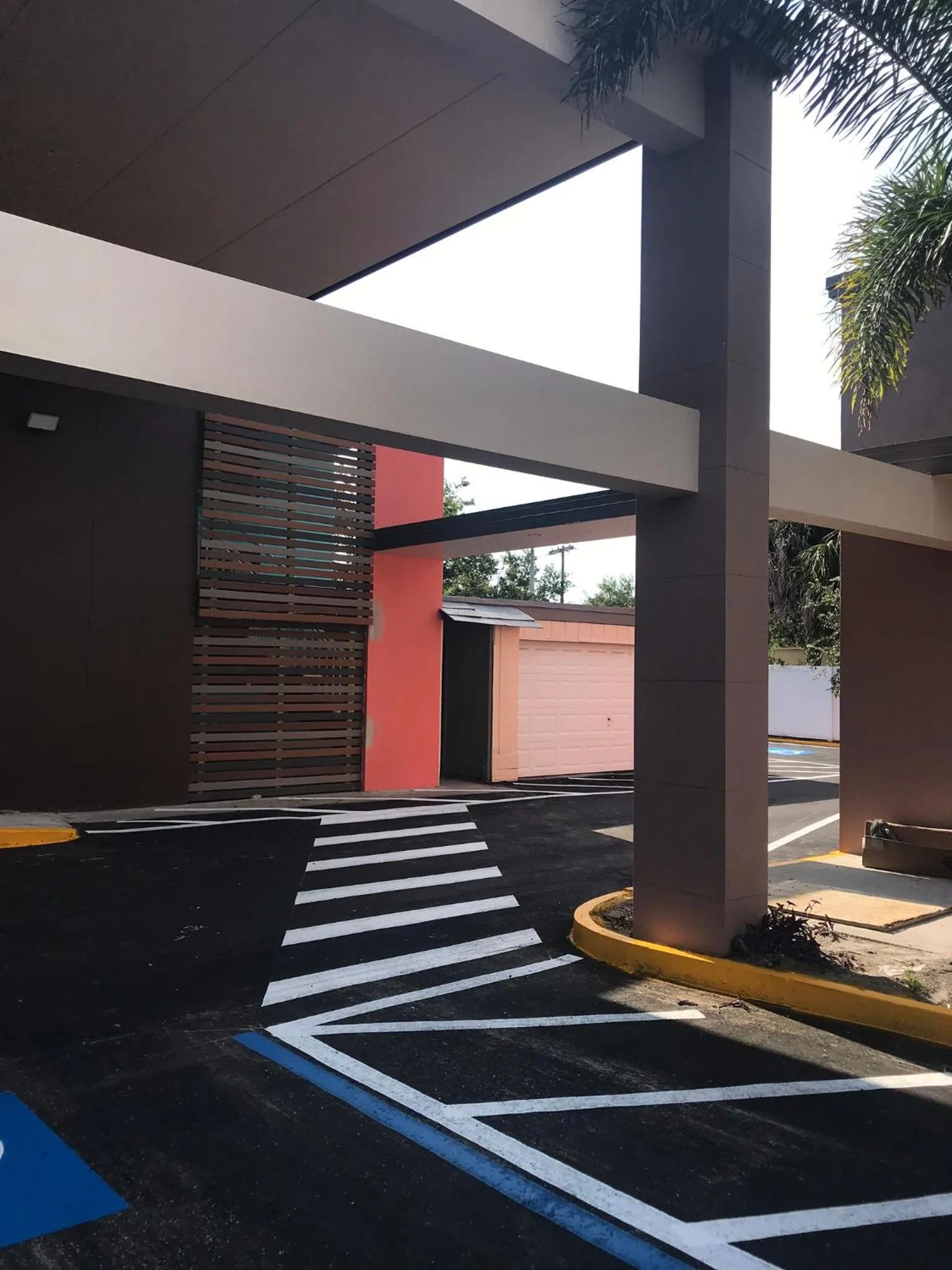 Facade/entrance in Tropical Inn & Suites, downtown clearwater