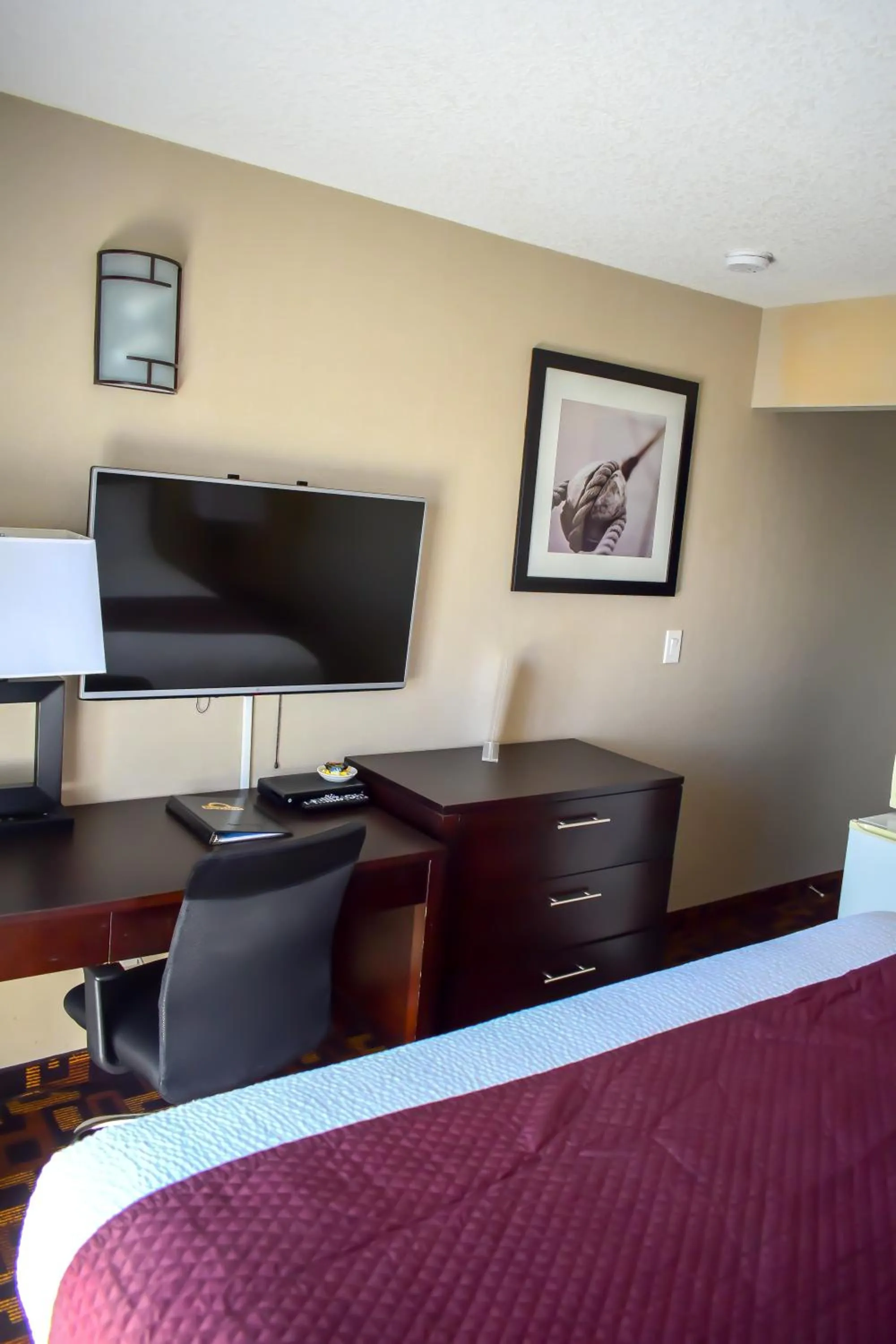 Days Inn by Wyndham Sylvan Lake