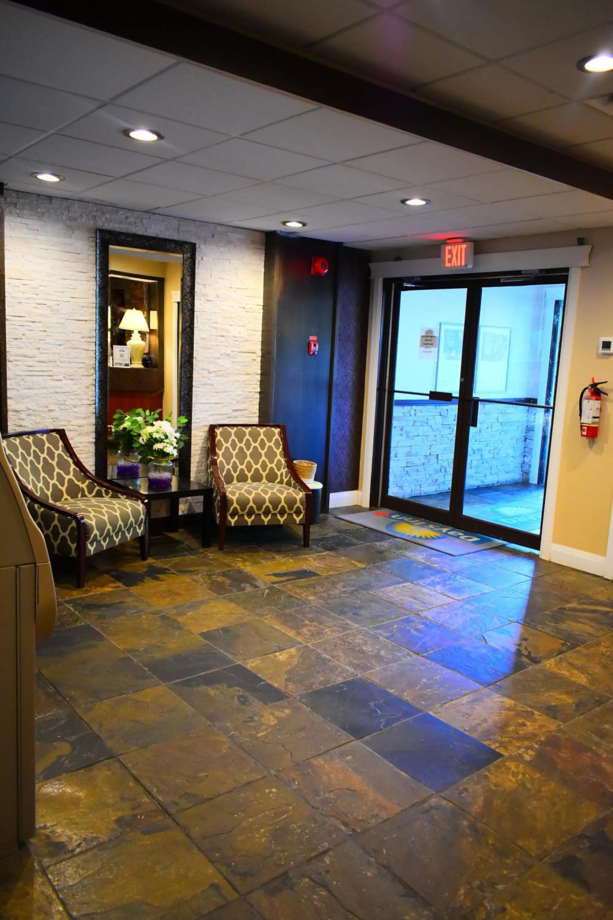 Days Inn by Wyndham Sylvan Lake