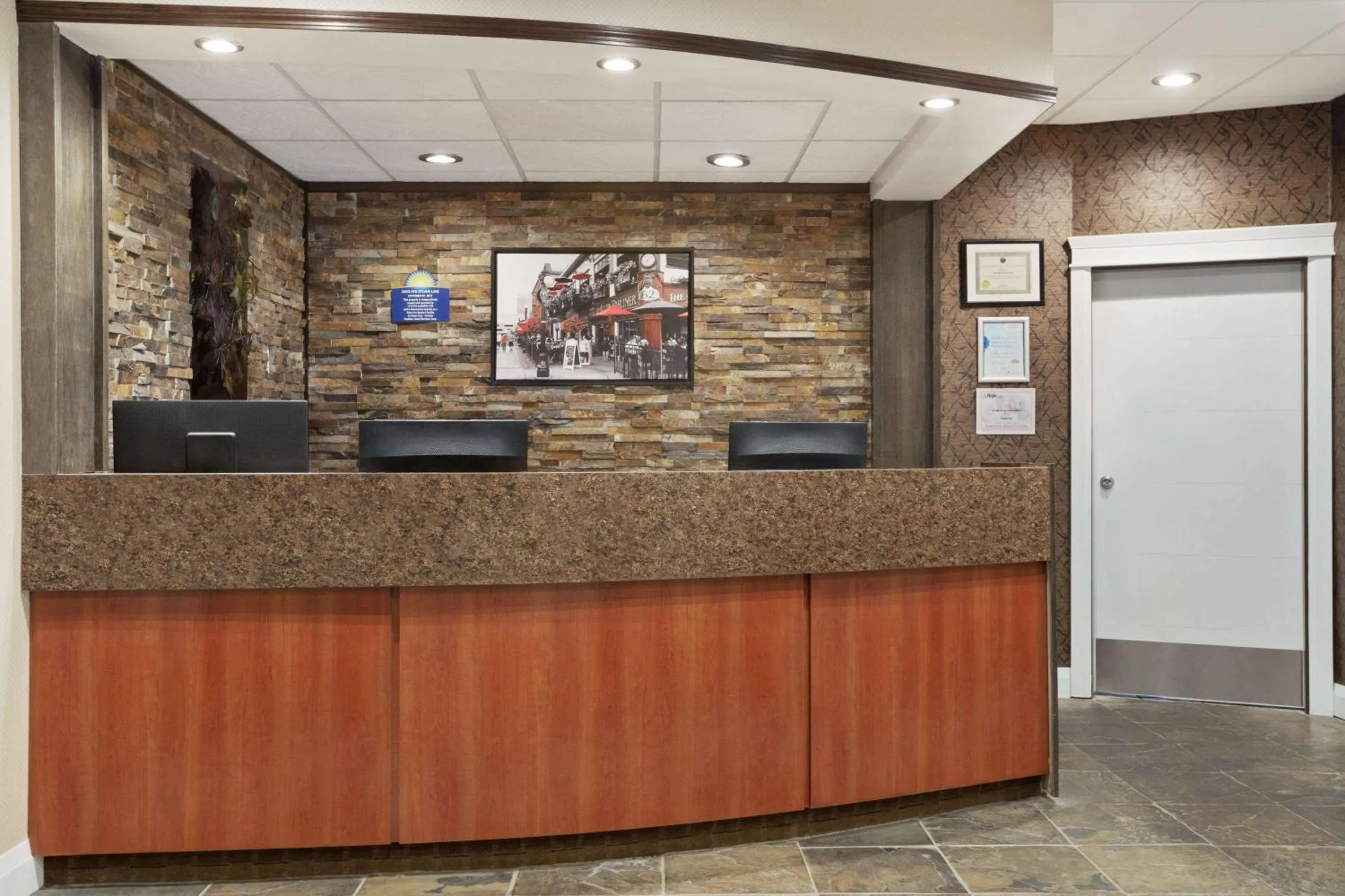 Lobby or reception in Days Inn by Wyndham Sylvan Lake