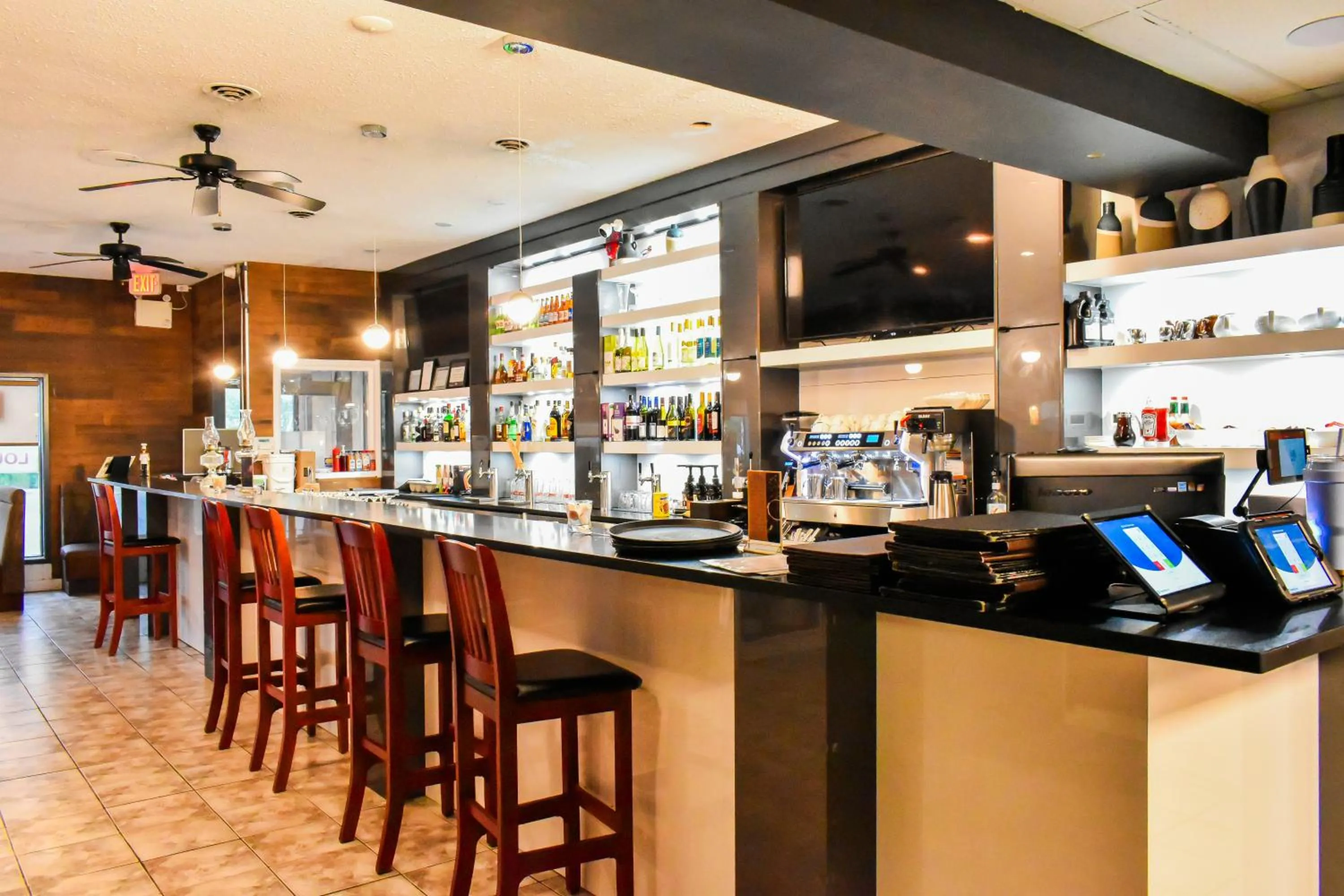 Restaurant/places to eat in Days Inn by Wyndham Sylvan Lake