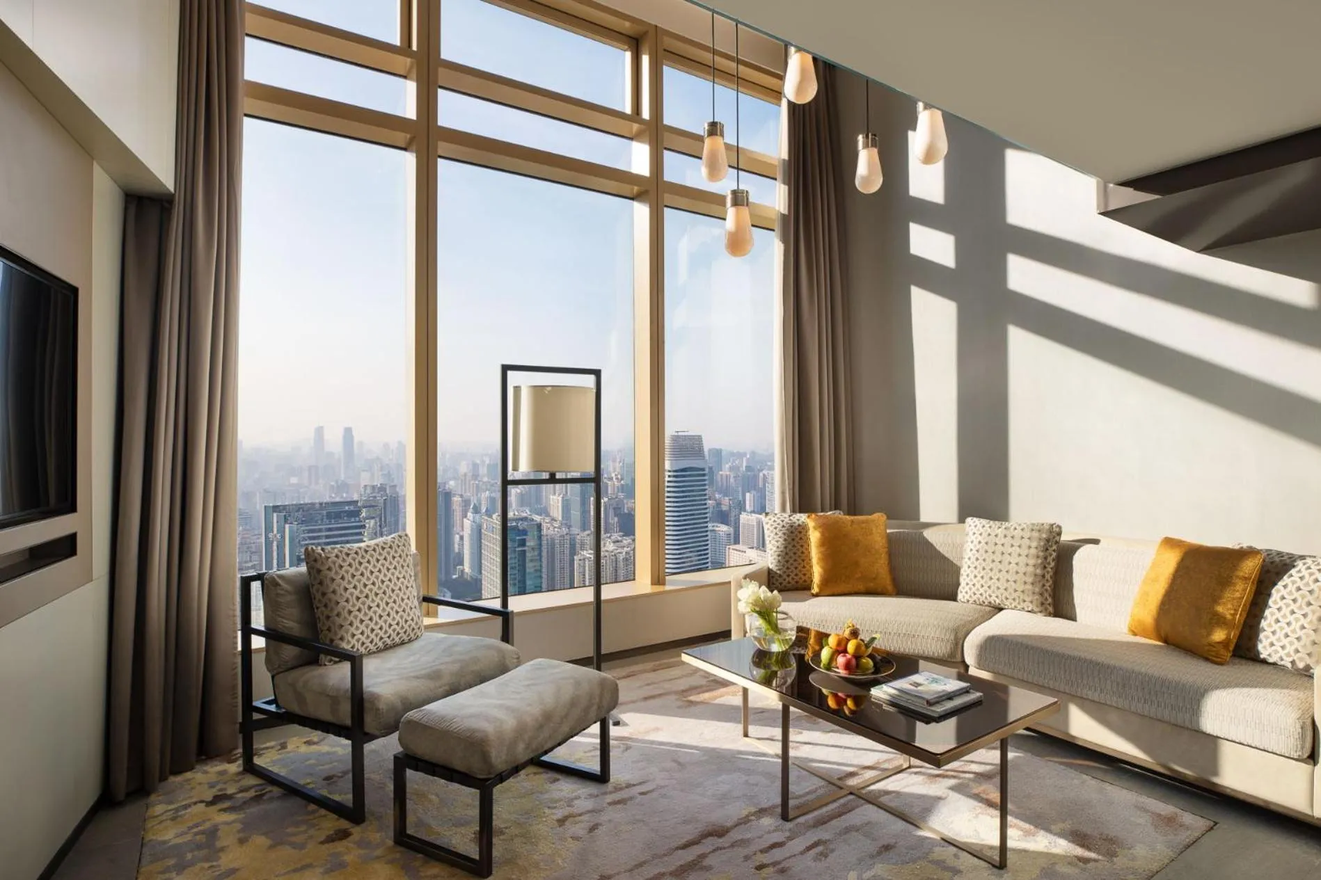 Communal lounge/ TV room in Jumeirah Guangzhou