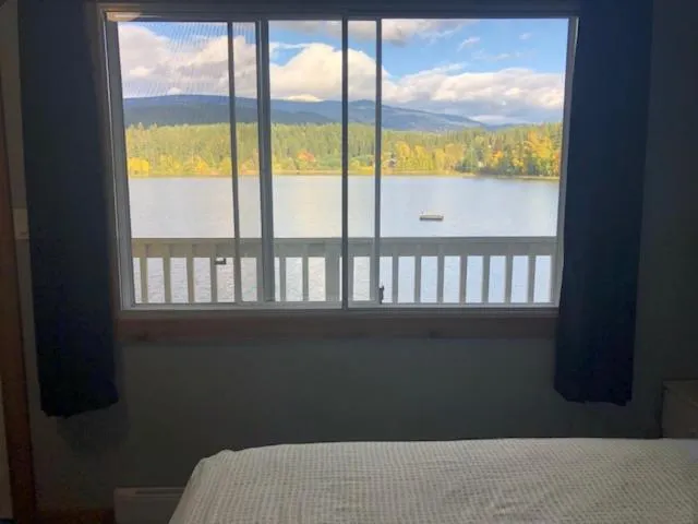 View (from property/room), Bed in Jasper Way Inn Resort & Campground