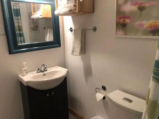 Bathroom in Jasper Way Inn Resort & Campground