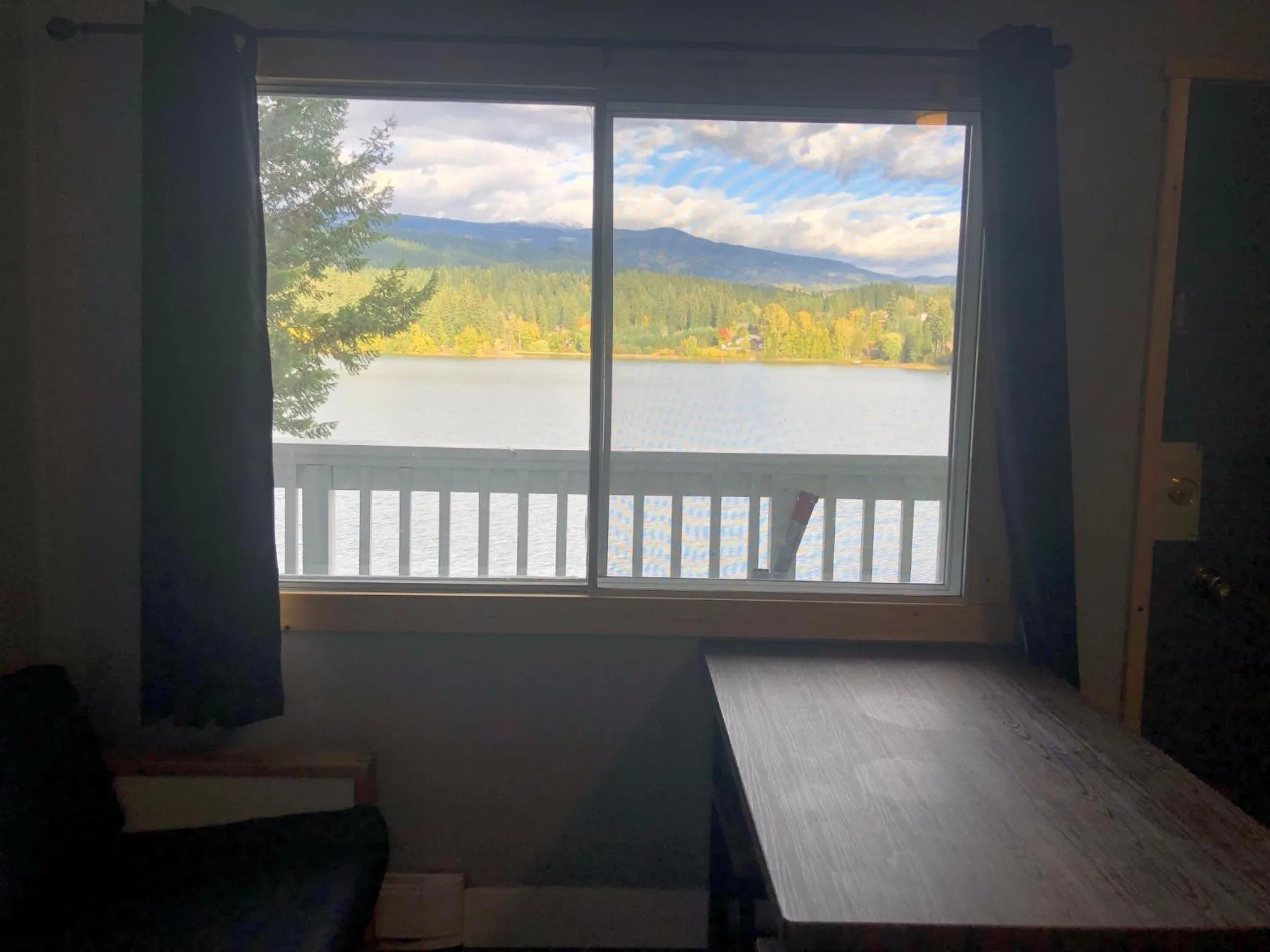 Lake view in Jasper Way Inn Resort & Campground