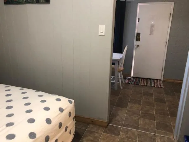 Bed in Jasper Way Inn Resort & Campground